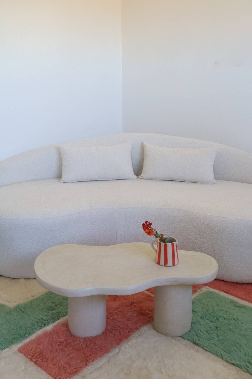 Table basse forme organique en Tadelakt