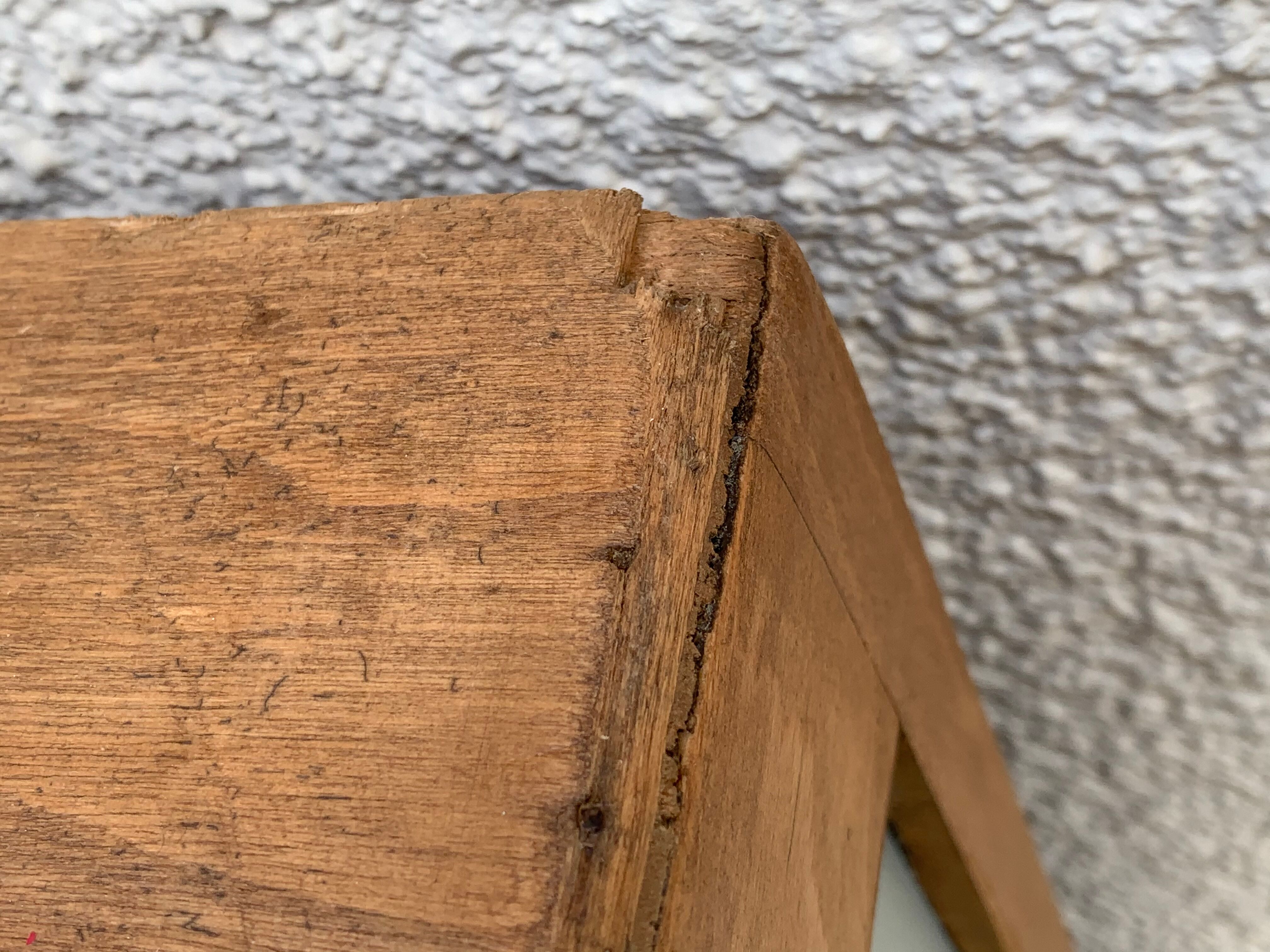 Art Deco 1940 chest of drawers