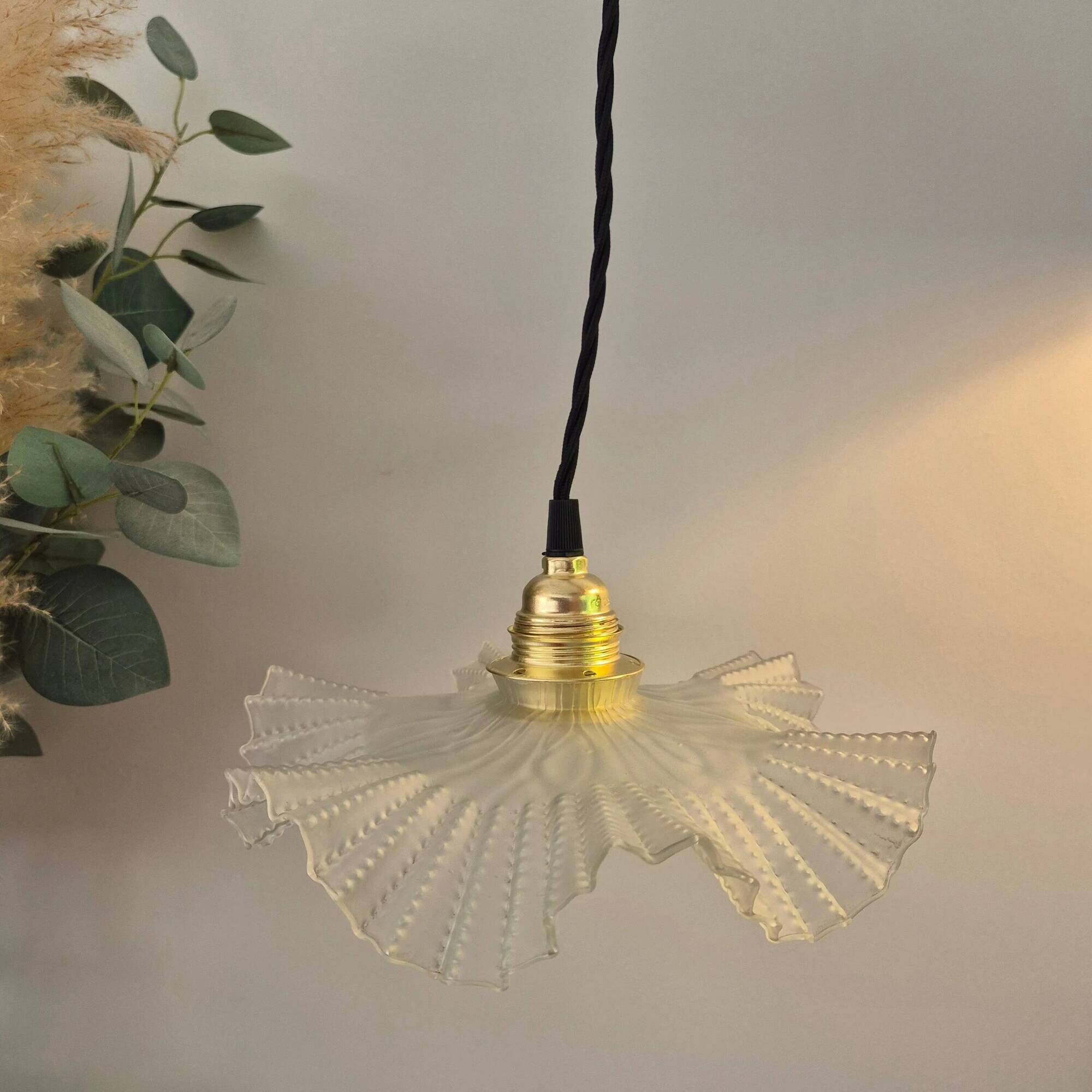 Suspension antique en verre
