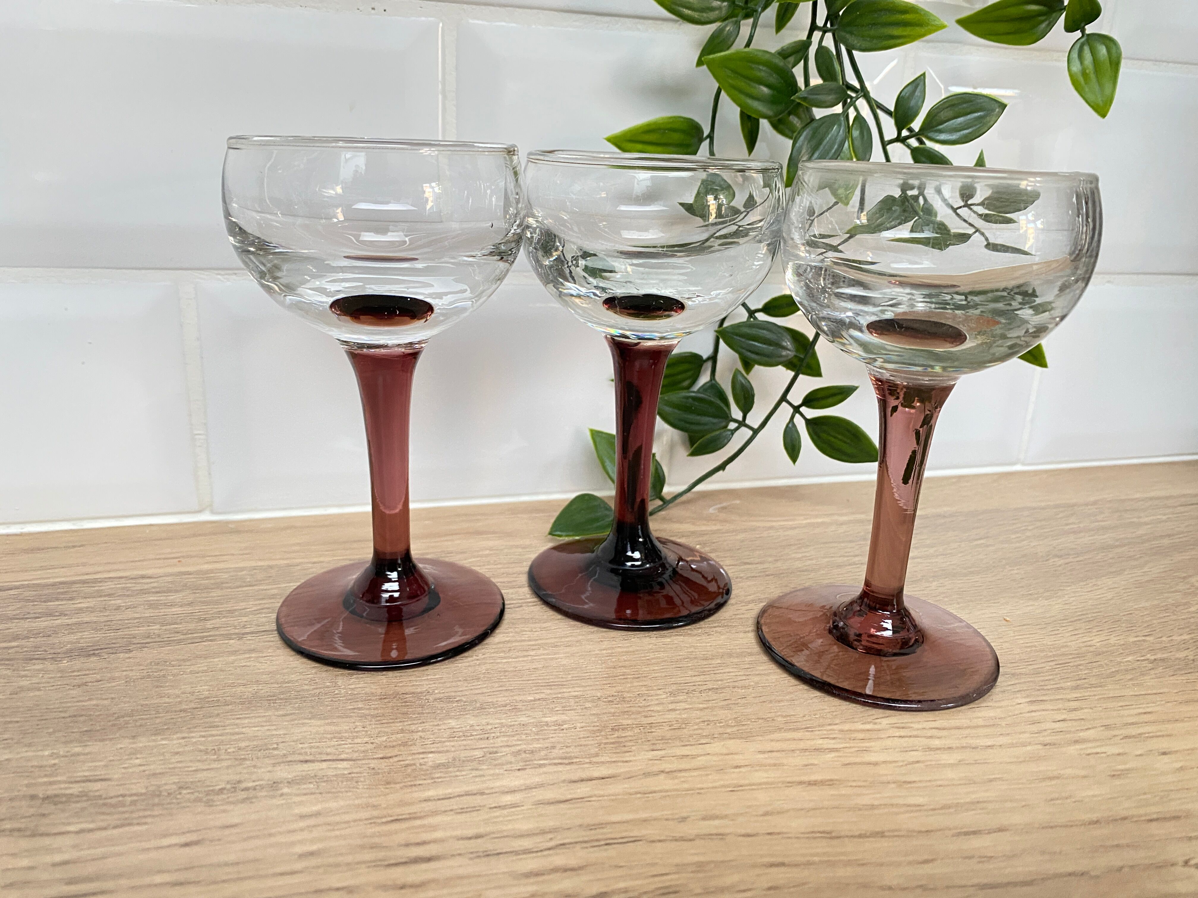 Set of 3 stemmed glasses