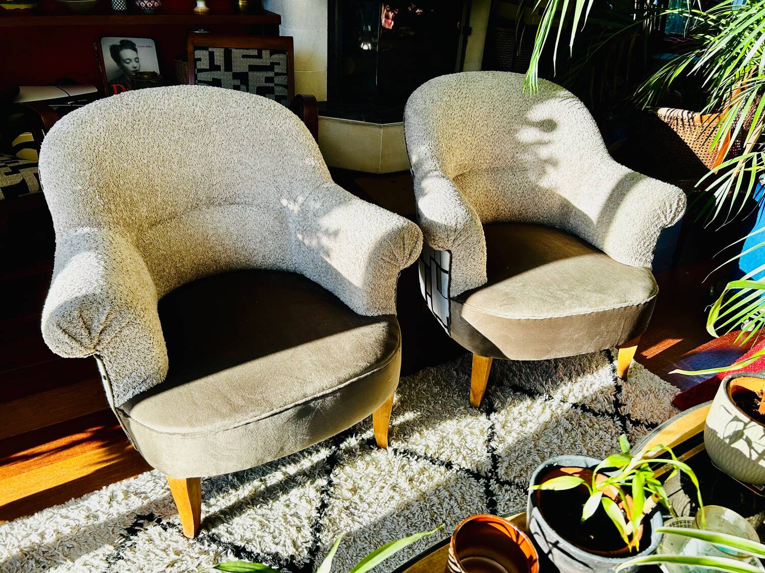 Renovated crapaud armchair with footrest - Boucle fabric