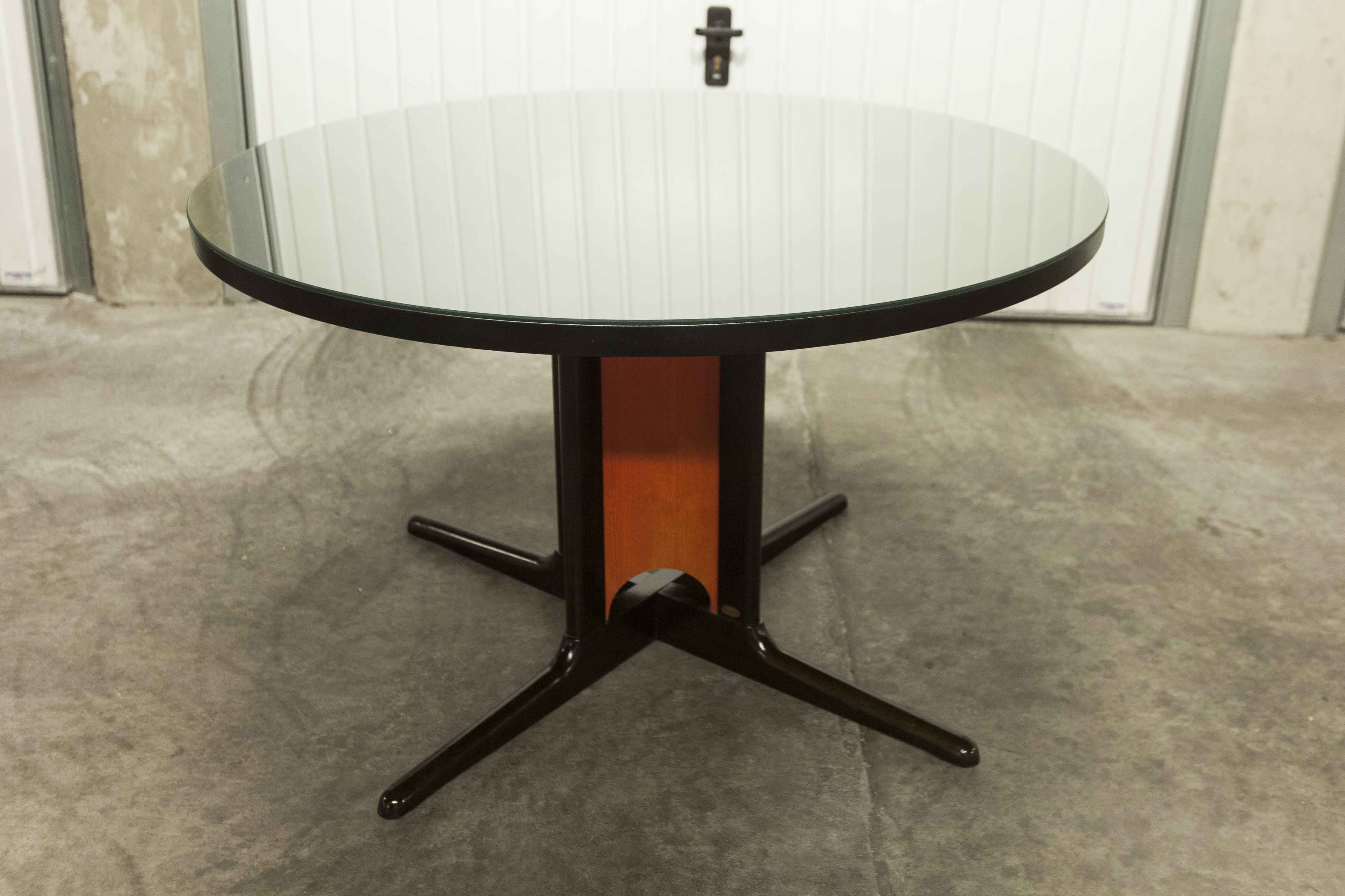 Table and 6 armchairs Baumann Diese, design Pagnon Pelhaître, Wenge color and red,