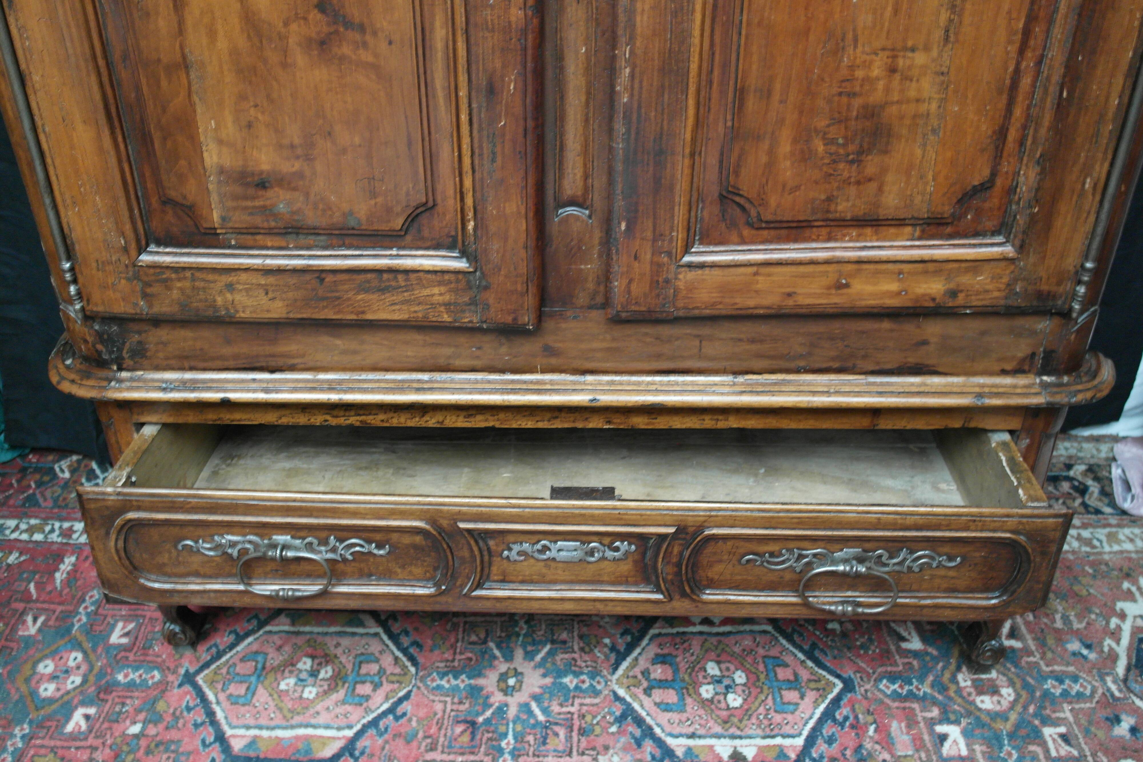 Walnut cabinet, 18th