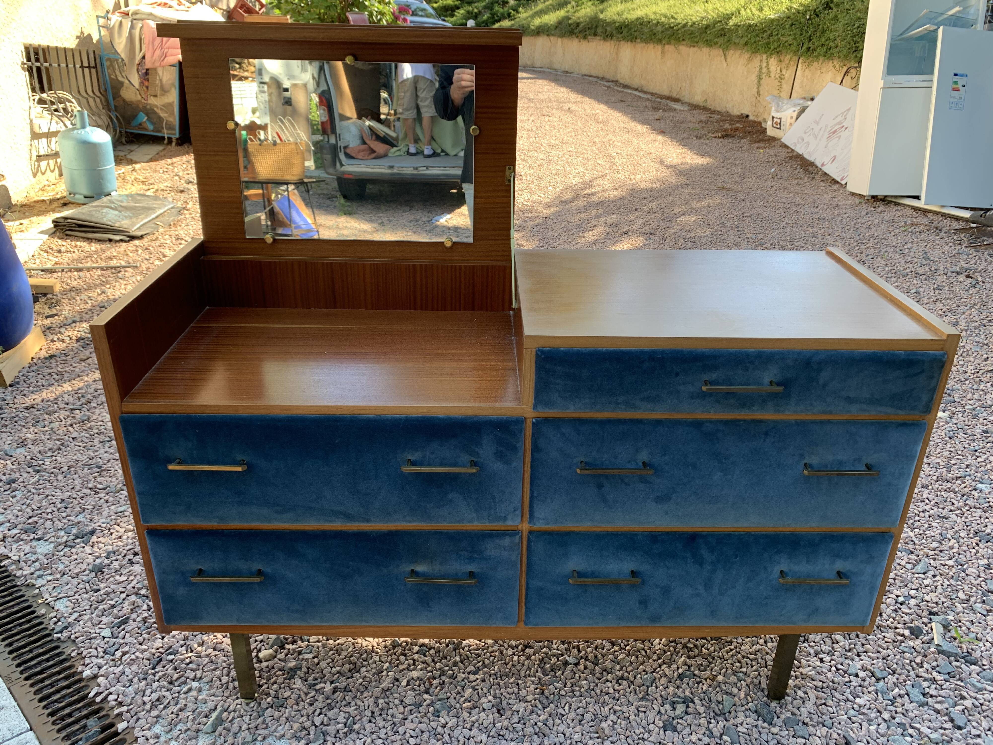 Vintage chest of drawers