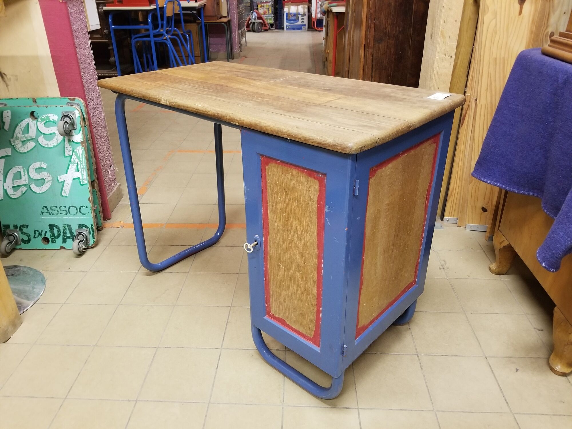 Vintage children's desk with tubular structure and wood tray - 50s