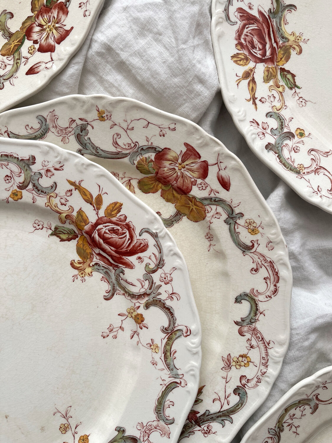 6 polychrome ironstone dinner plates "Wentworth" by Emile Bourgeois