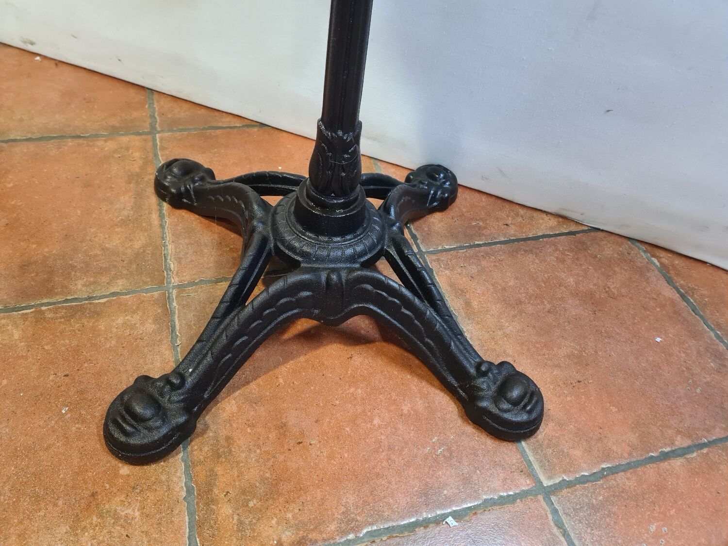 Texaco bistro pedestal table