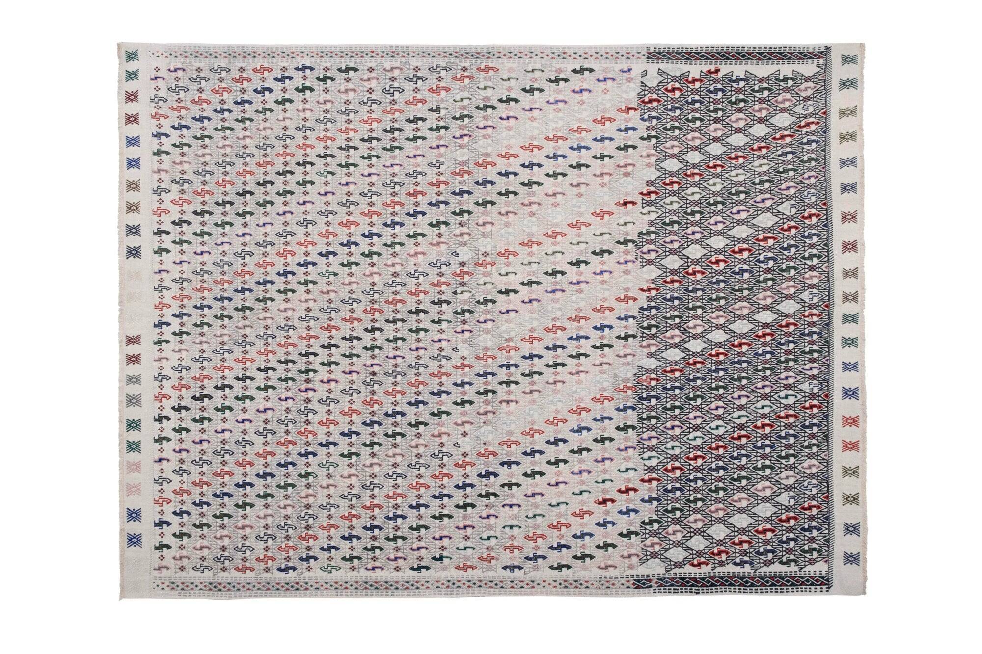 Vintage Turkish kilim, handwoven, 175x238 cm.