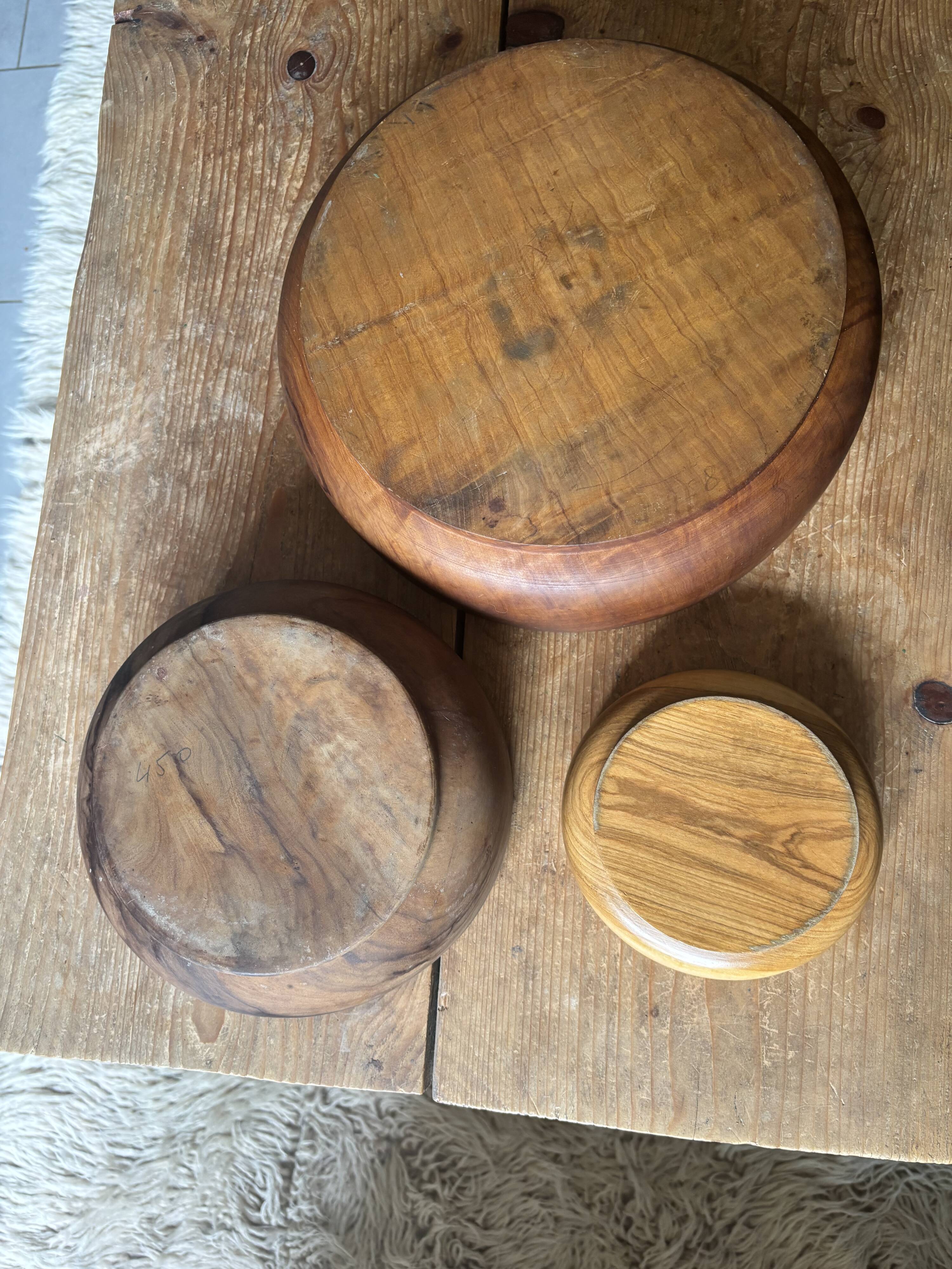 Ensemble de trois coupes en véritable bois d'olivier, fartisanaux, vintage