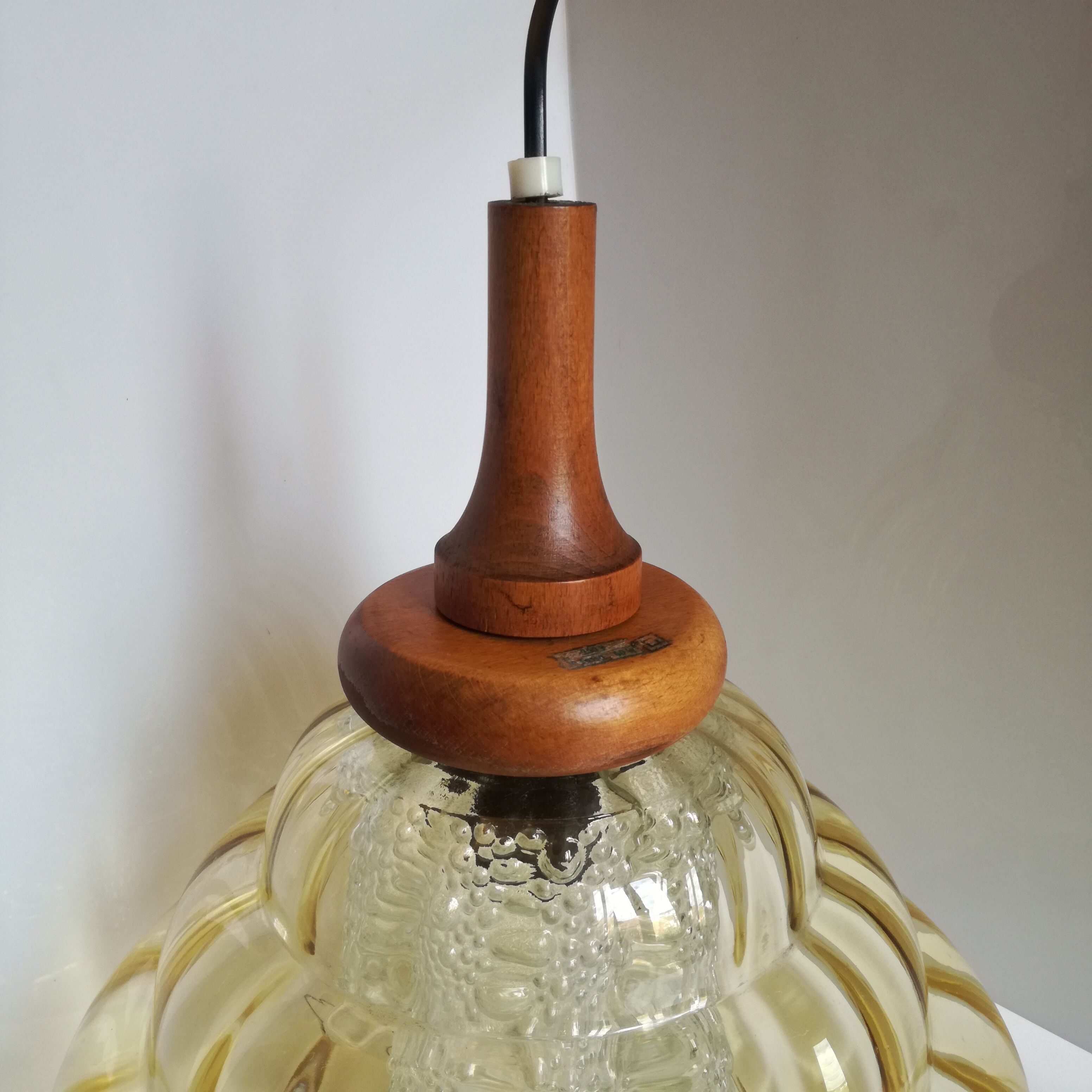 Scandinavian-style pendant lamp in glass and wood, 1970