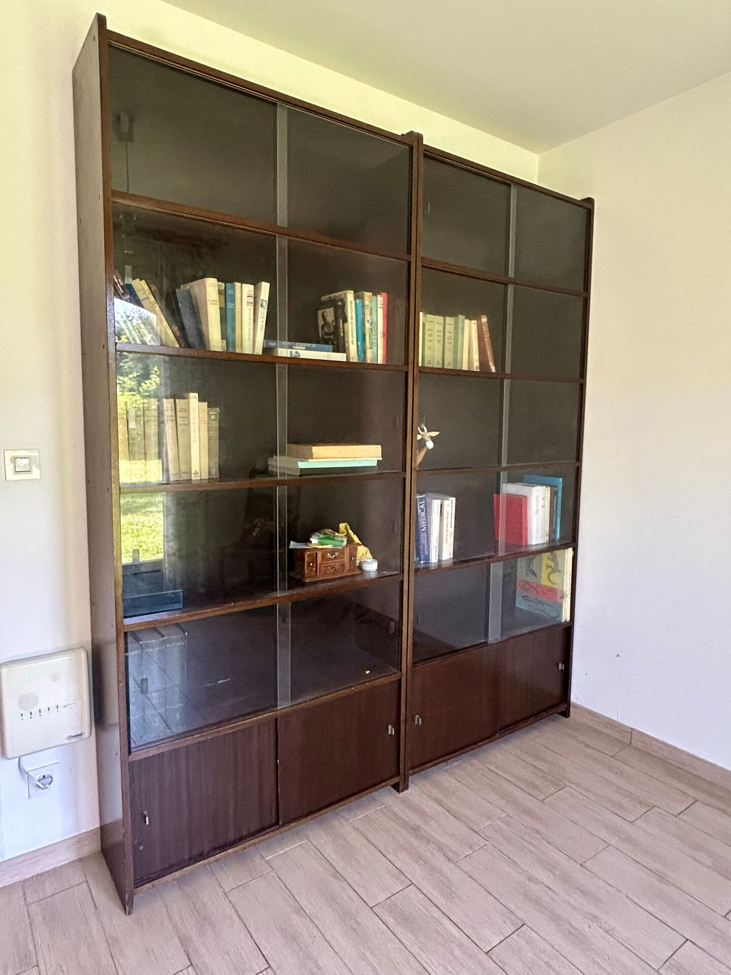 Large vintage library/display cabinet