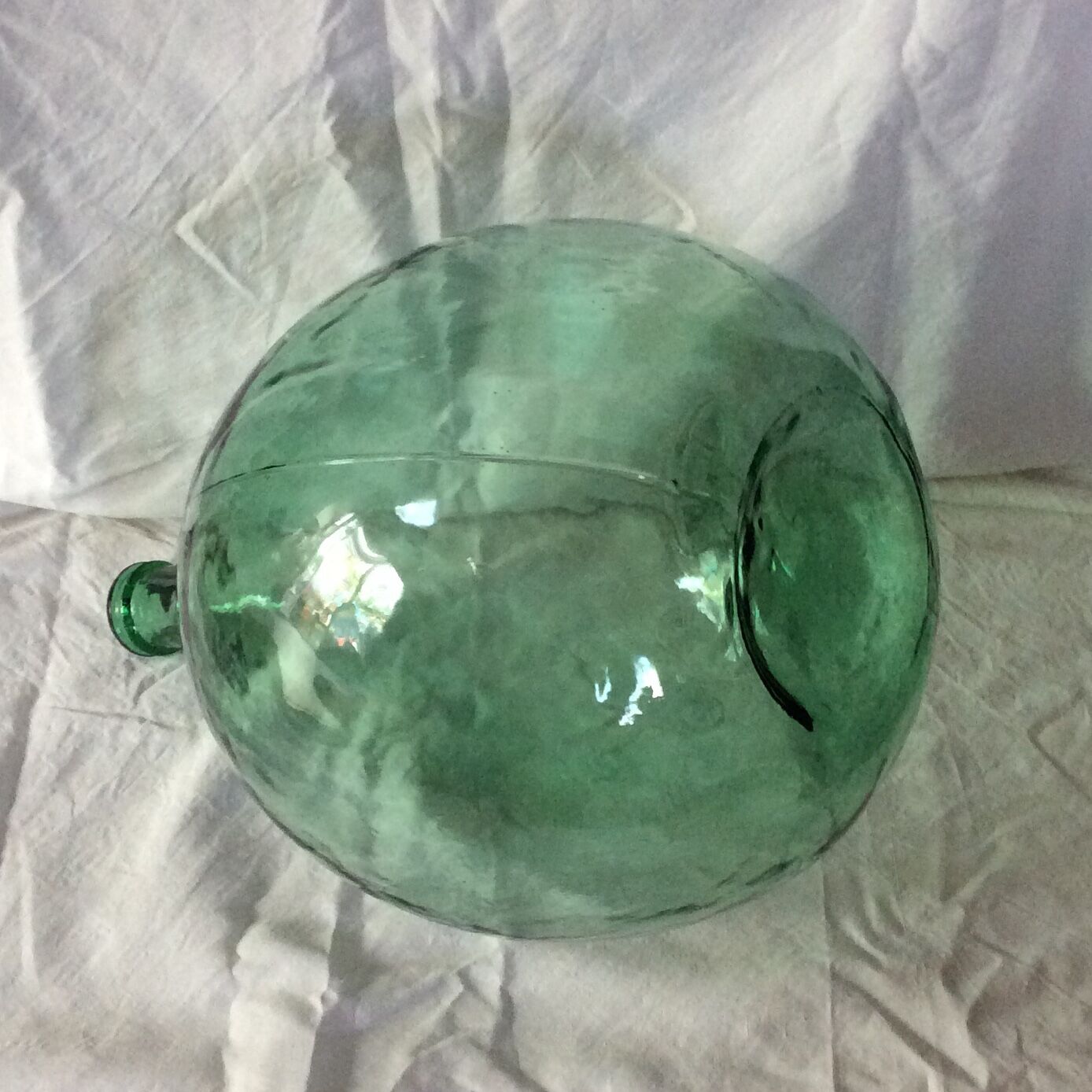 Lady Jeanne in glass 54 liters green color dimension: height -63cm- diameter -42cm-