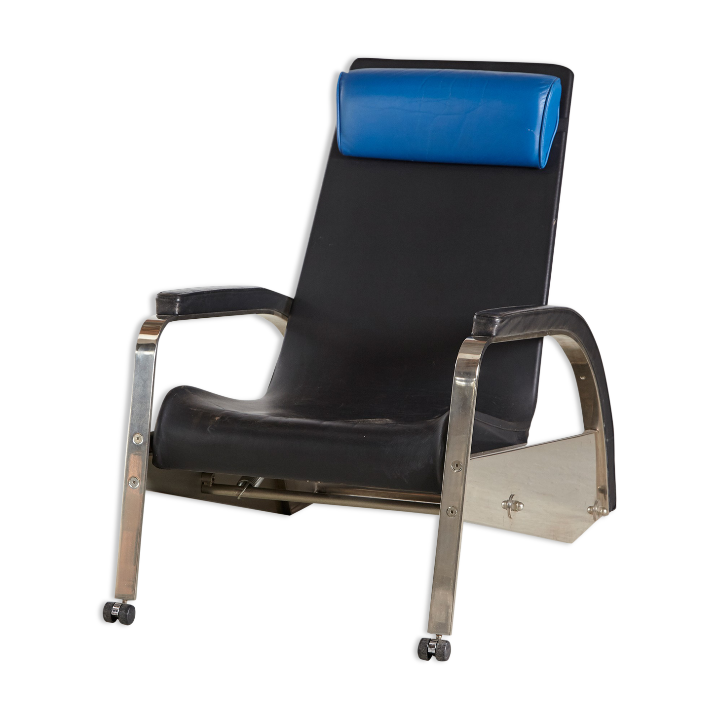 "Grand repos" armchair by Jean Prouvé