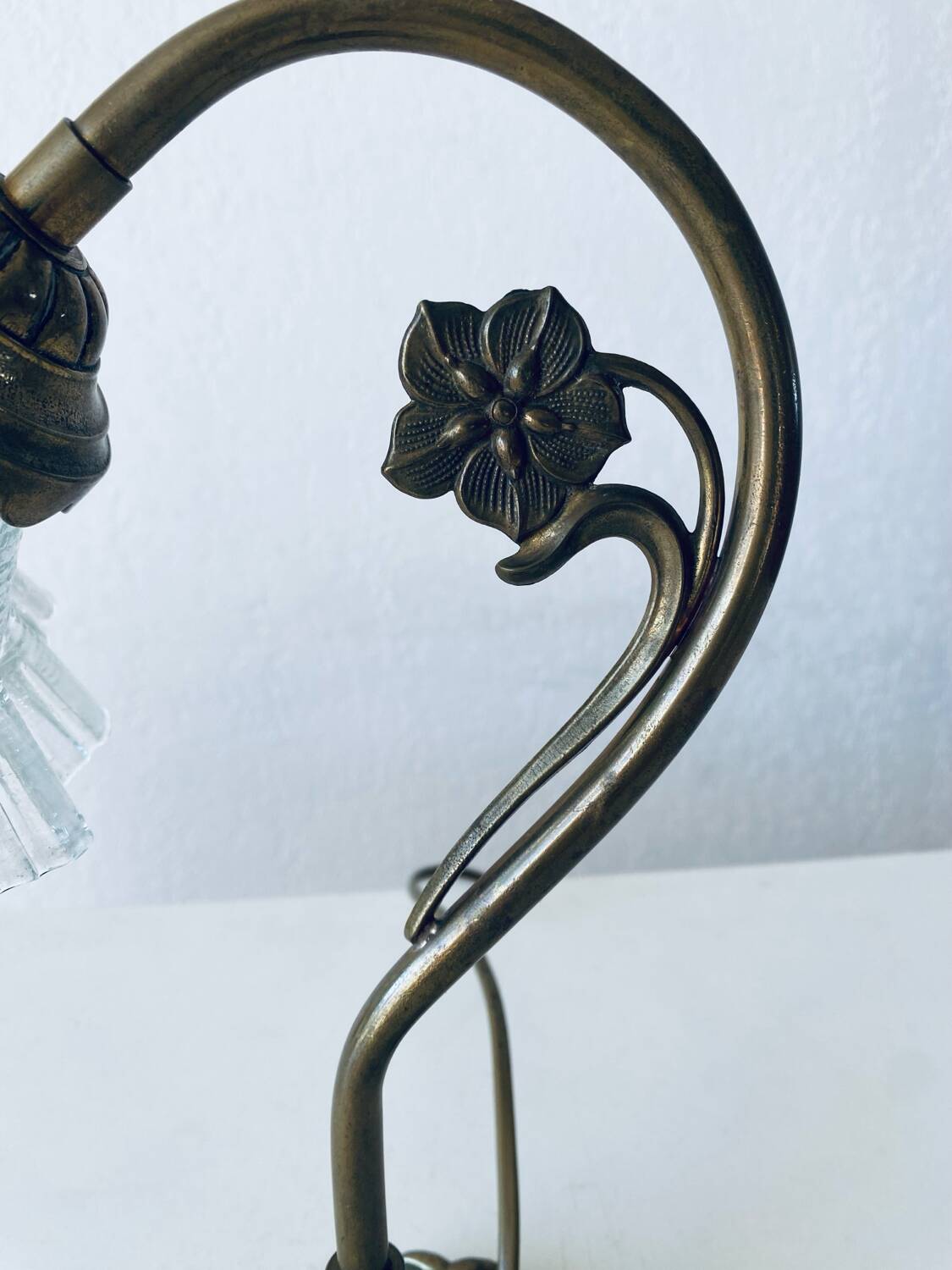 Vintage brass and glass flower lamp
