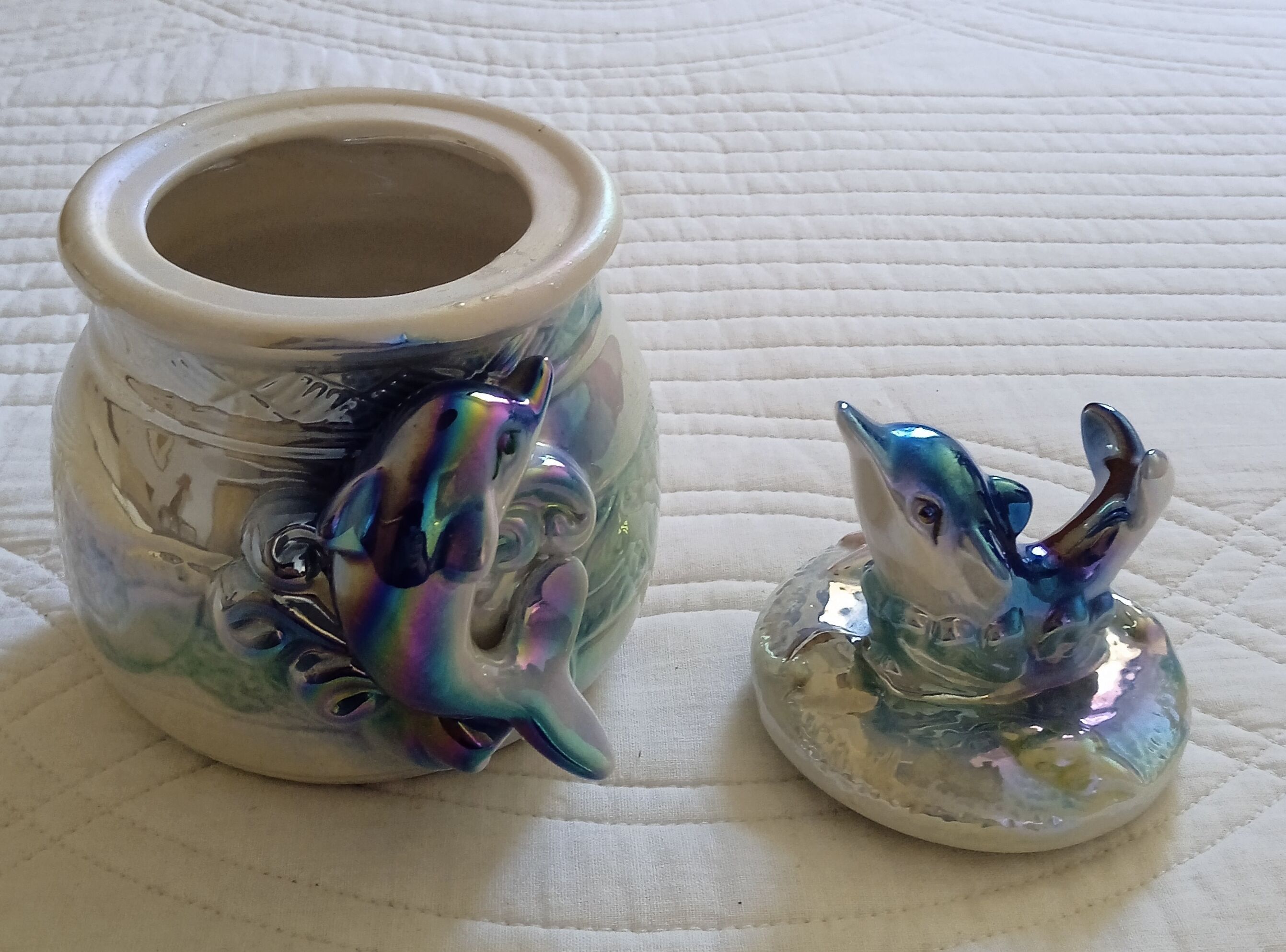 Bathroom porcelain dolphin pearl pot