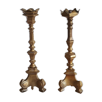 Deux chandeliers en bronze