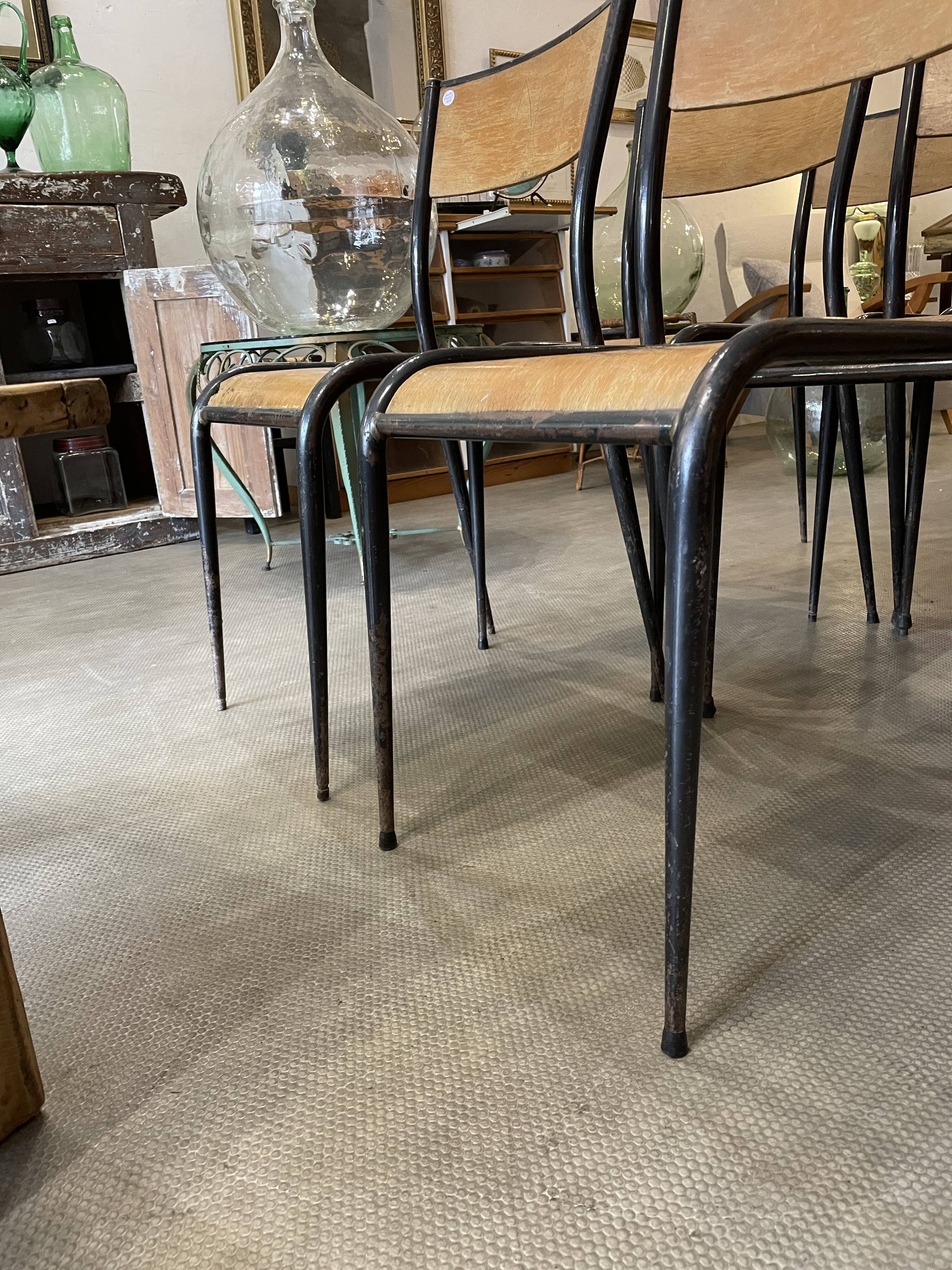 6 Mullca 510 school chairs