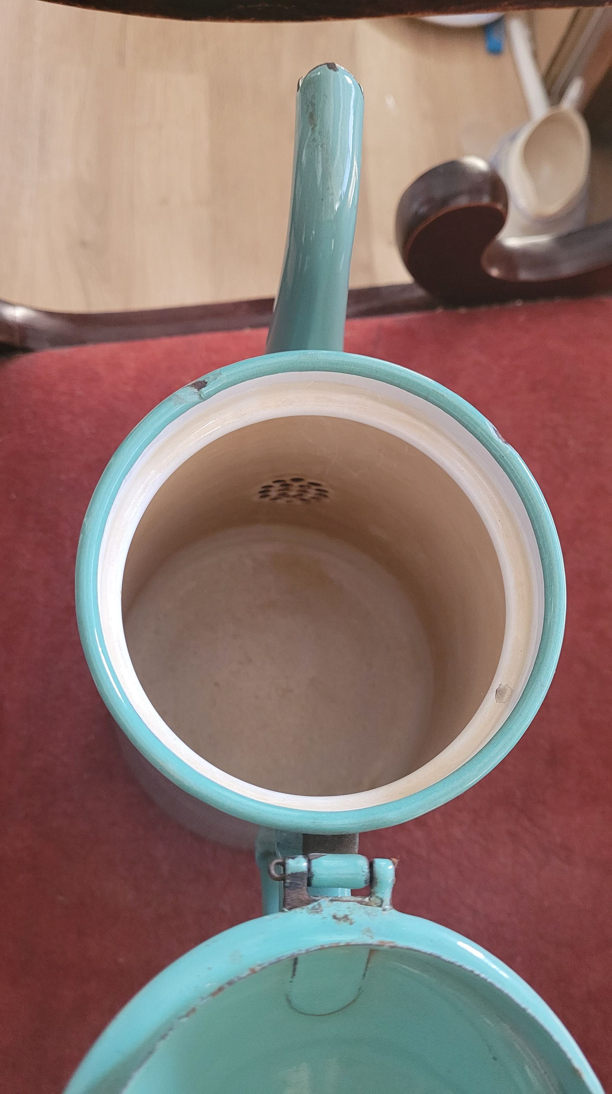 Green enamelled coffee maker lineage