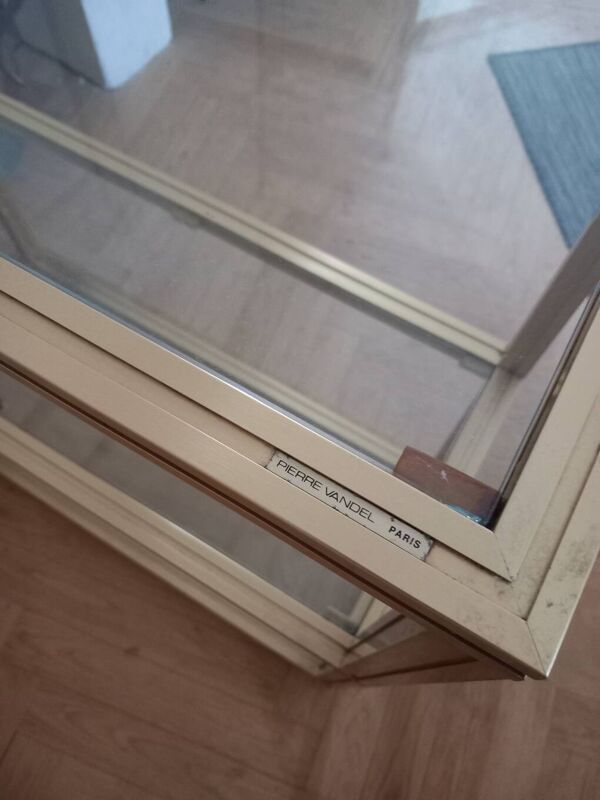 Etagère en verre et laiton de Pierre Vandel, vers 1970