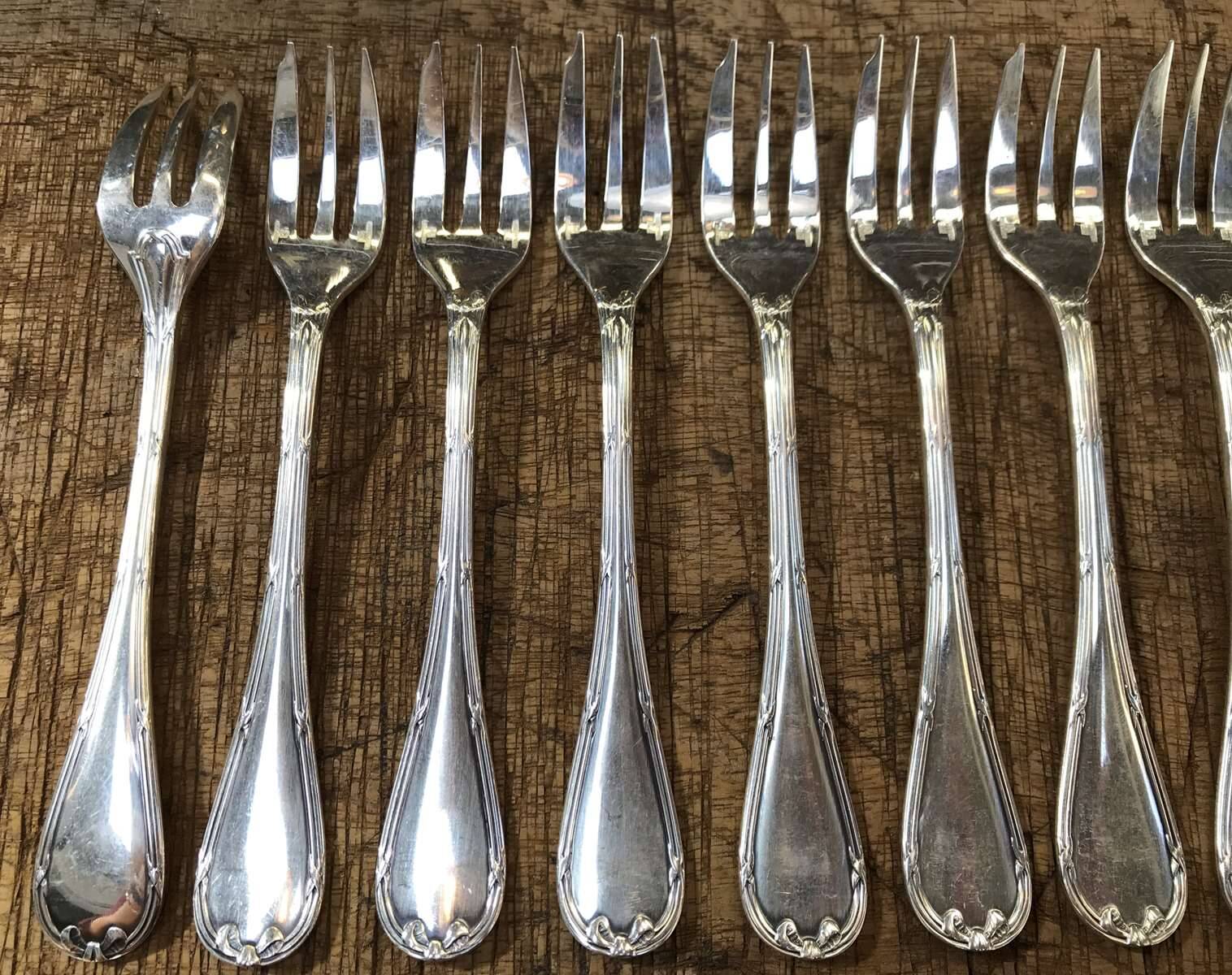 Set of 12 silver-plated cake forks from Christofle, Rubans model