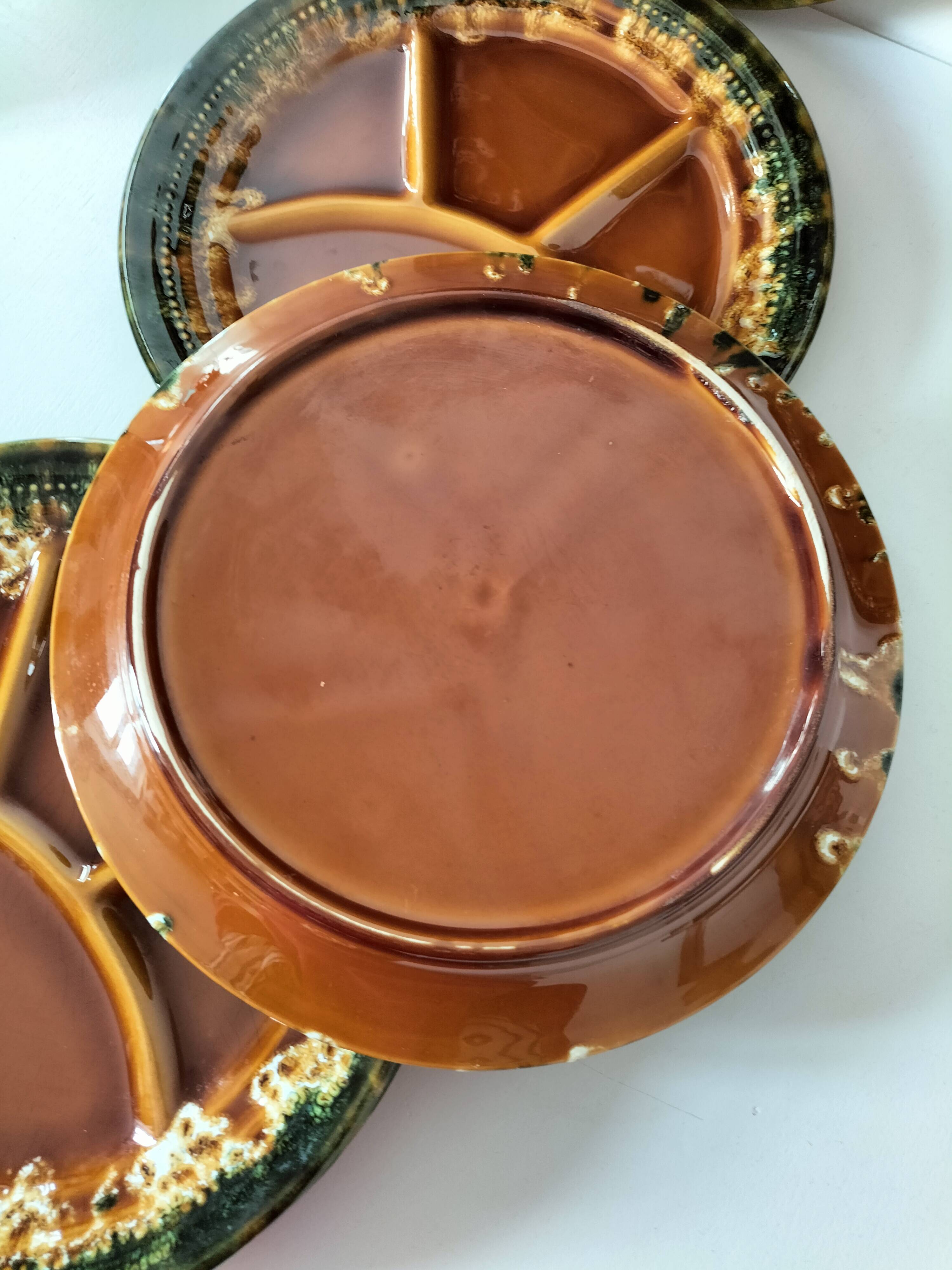 Set of 6 compartmentalised glazed ceramic plates, 1960s-70s.