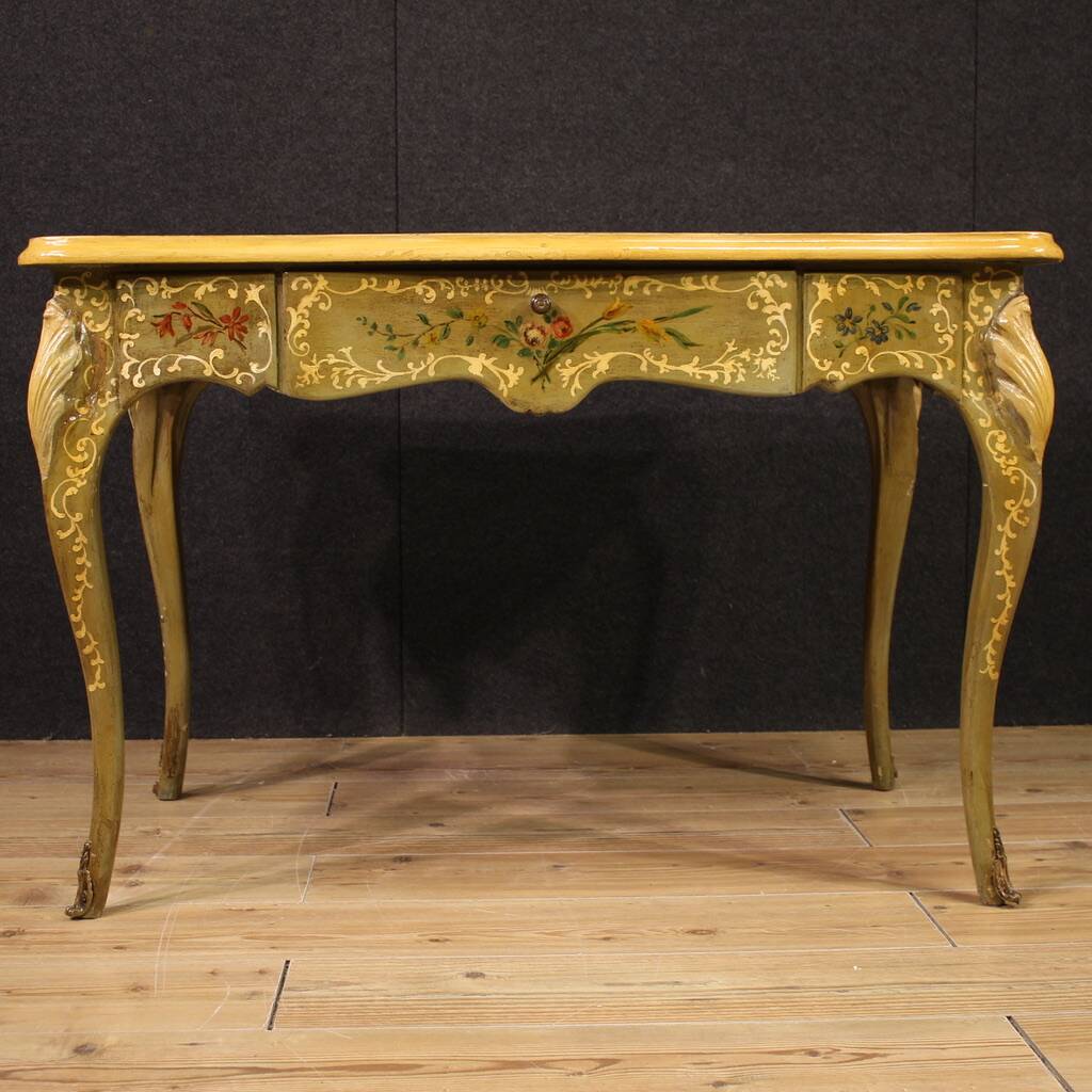 Bureau français laqué et peint, XXe siècle