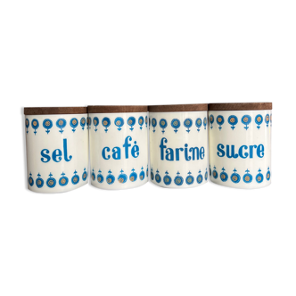 Grosfillex plastic spice pot