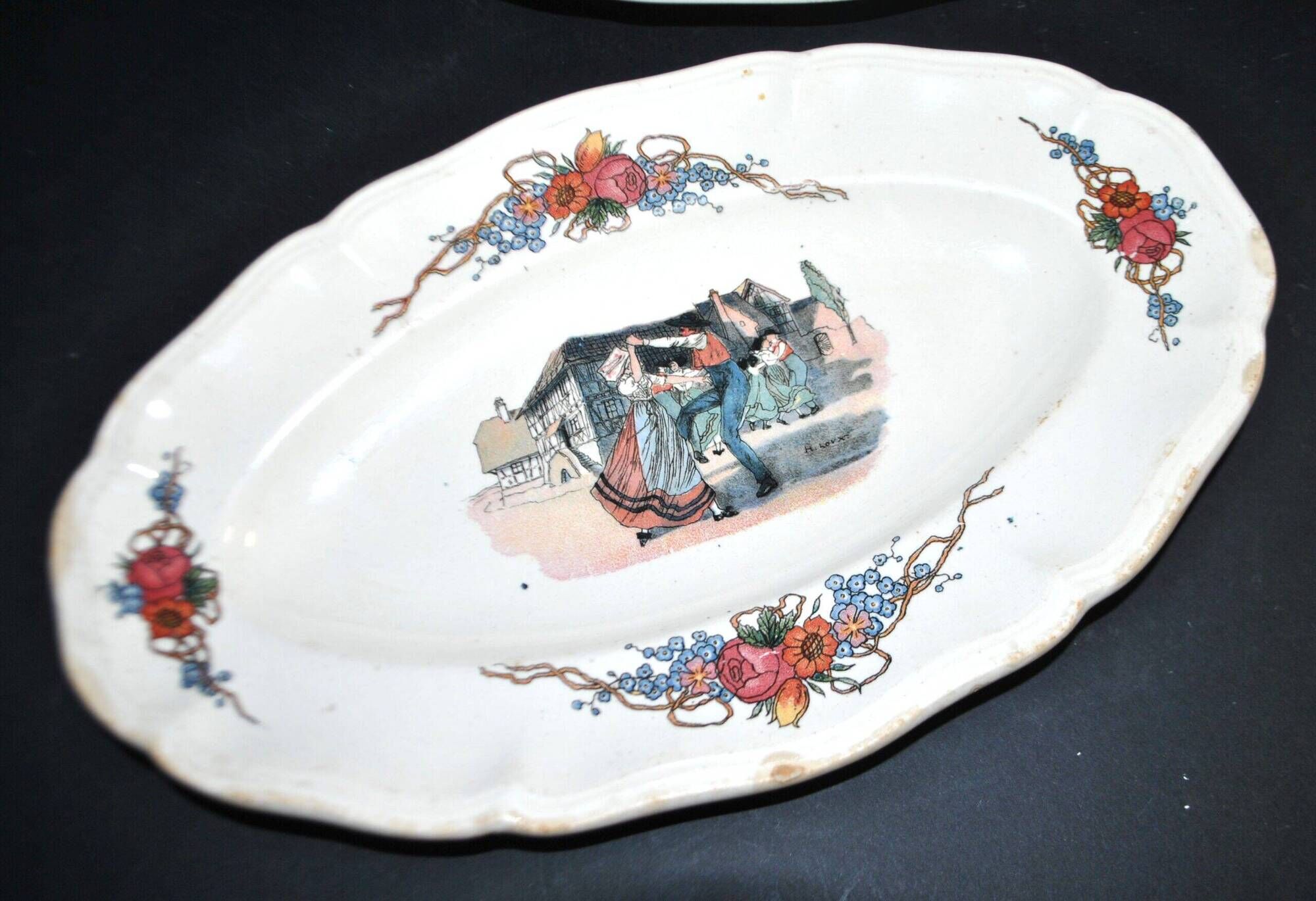 Sarreguemines sauce boat and dish in earthenware with "Obernai" decoration by Henri Loux