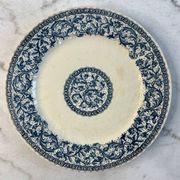 Flat plate made of ironstone from Gien, "Garlands" decoration, 1937.