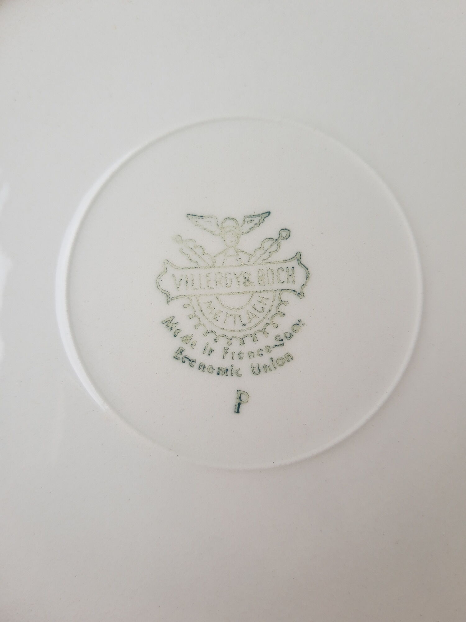 Set of 6 flat plates Villeroy and Boch ivory vintage gilding