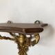 Étagère baroque en bois et bronze à décor de ruban
