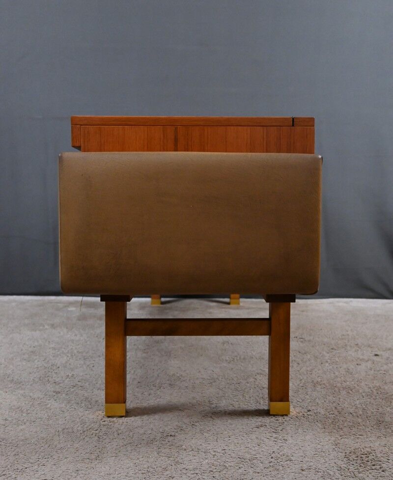 Coiffeuse en teck et nubuck, par R. Landault – 1970