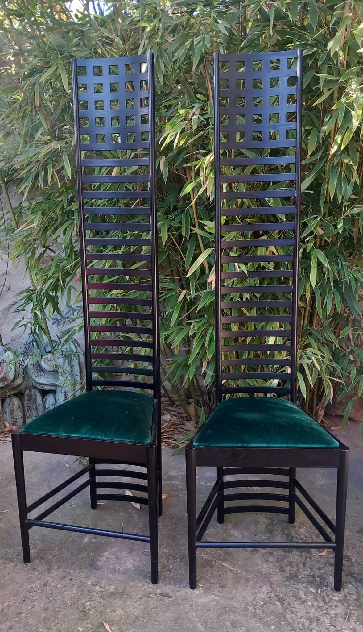 Paire de chaises hill house 1 Mackintosh cassina