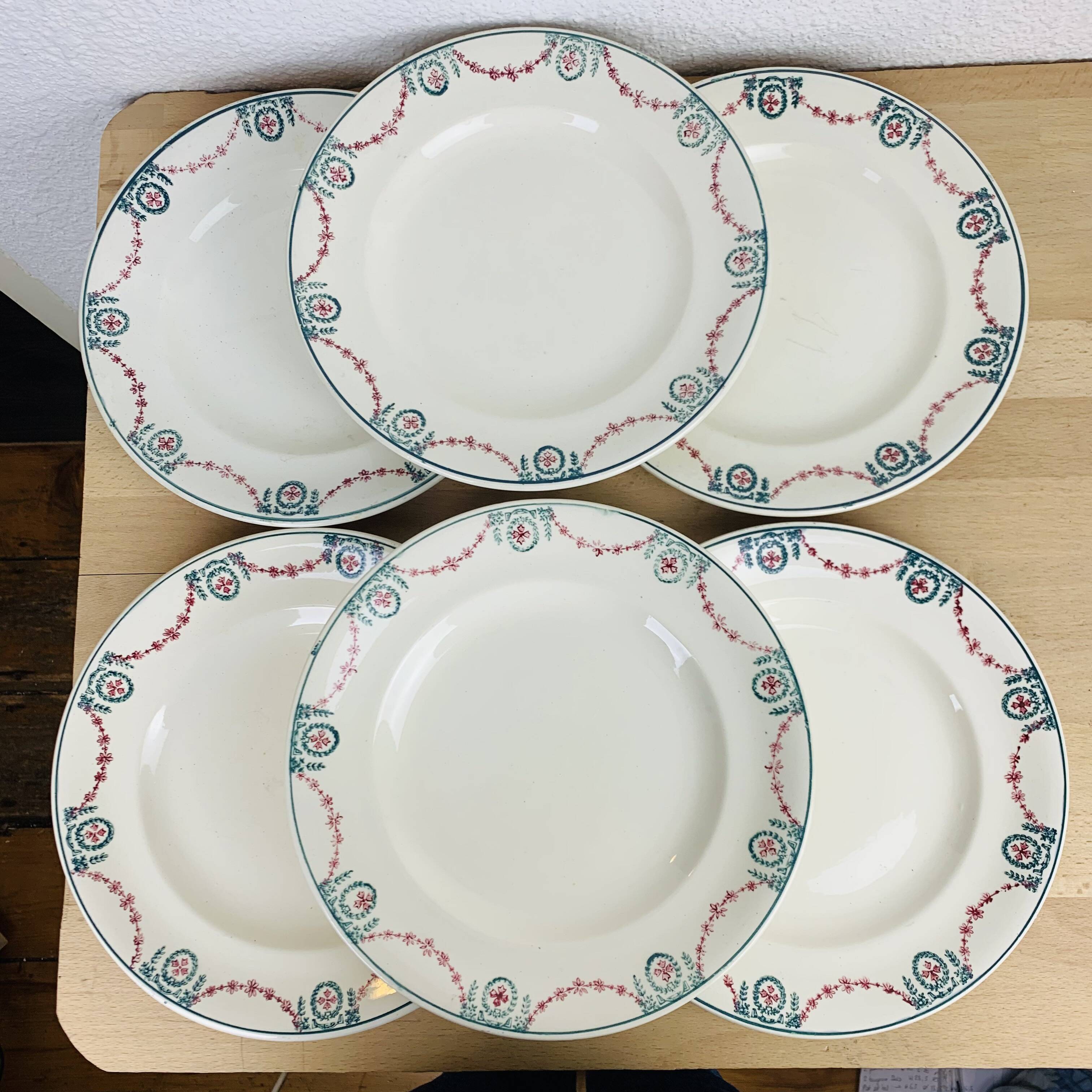 6 iron earth flat plates from Longwy