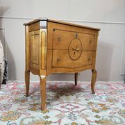 Commode sauteuse en merisier d’époque transition xviii eme siècle