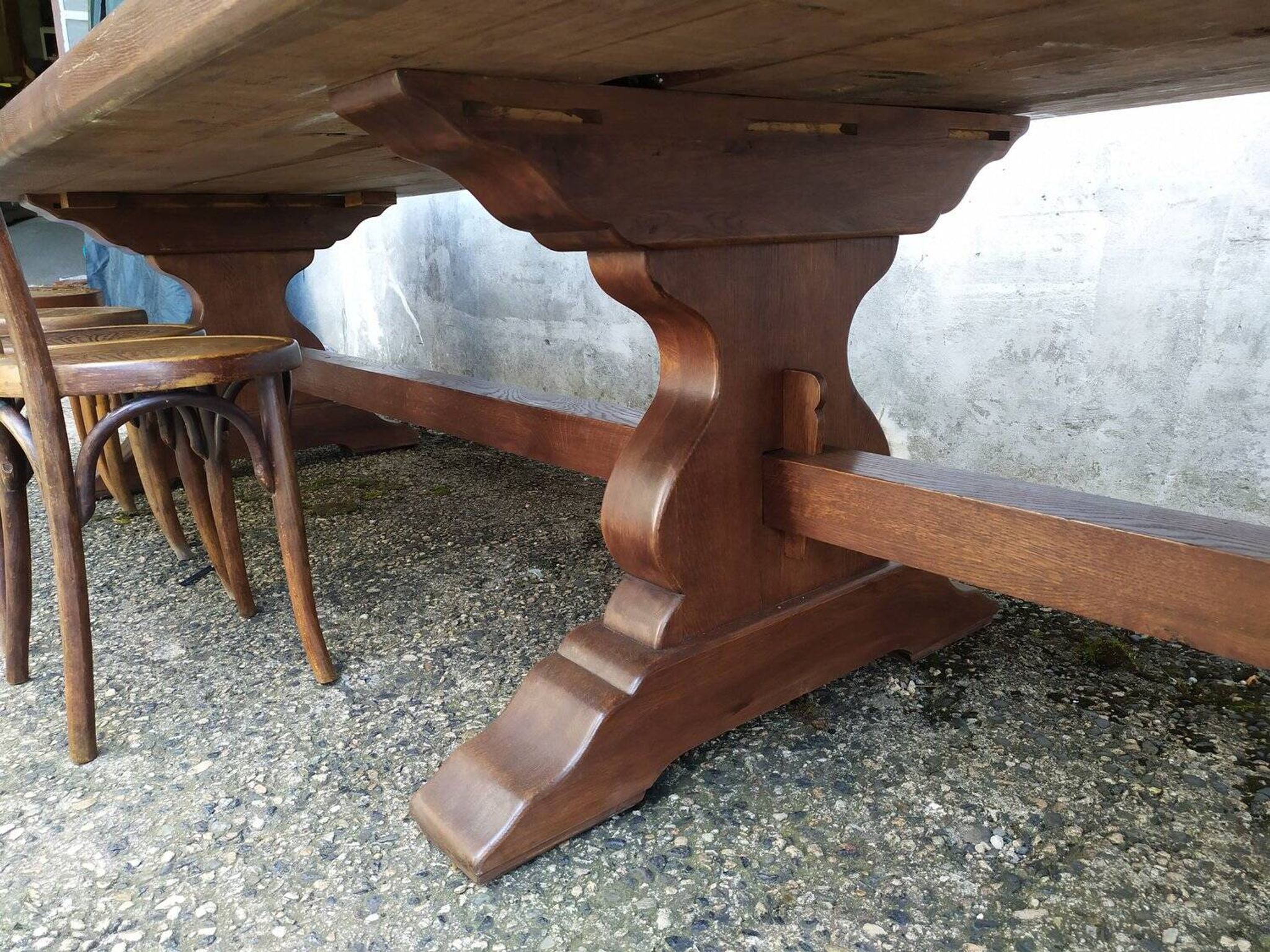 Table de conférence monastère chêne