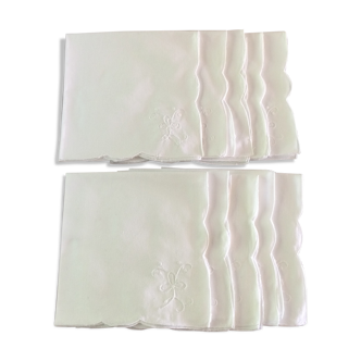 Batch of 10 solid white napkins