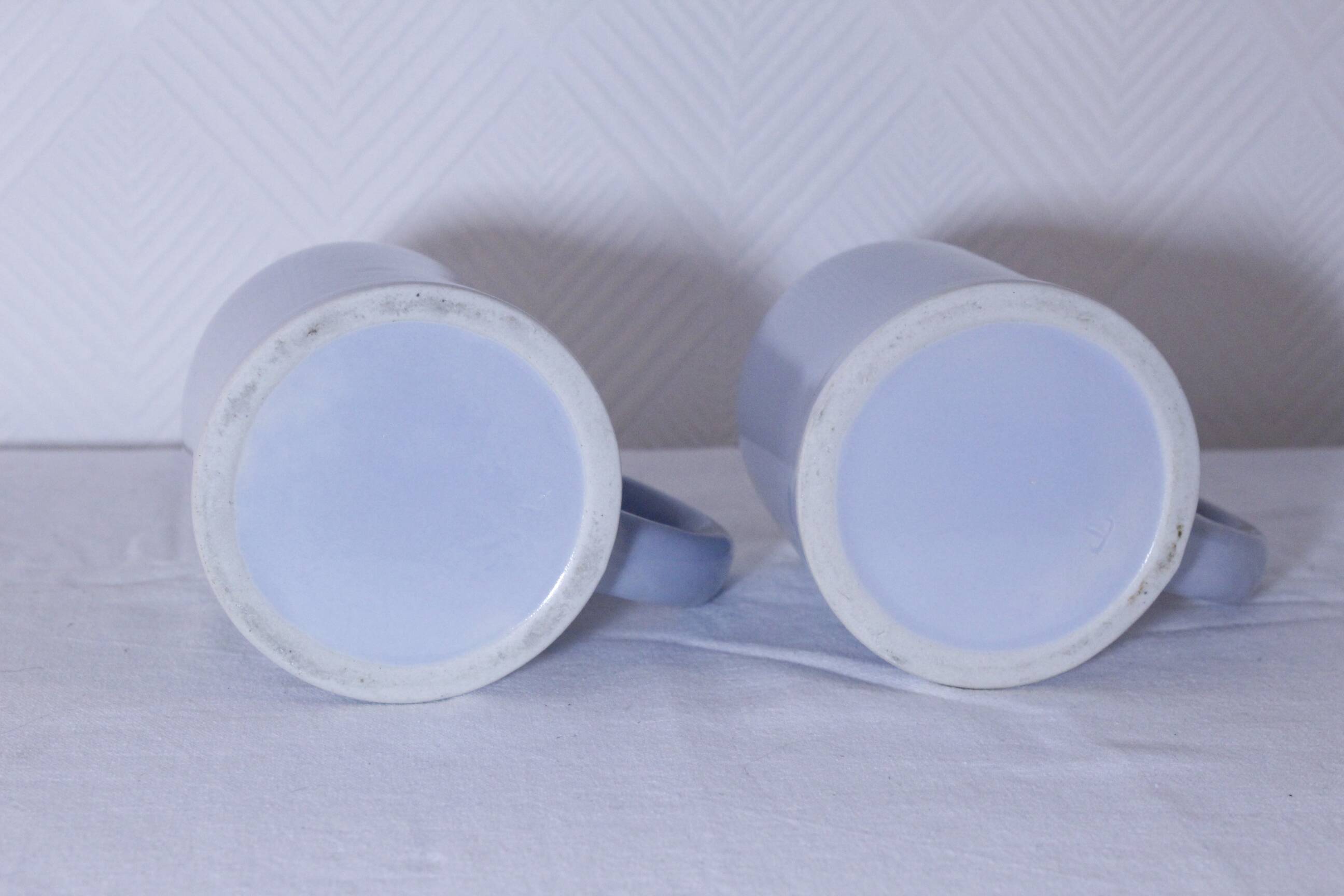 Set of 2 stoneware tankards / mugs 50cl light blue