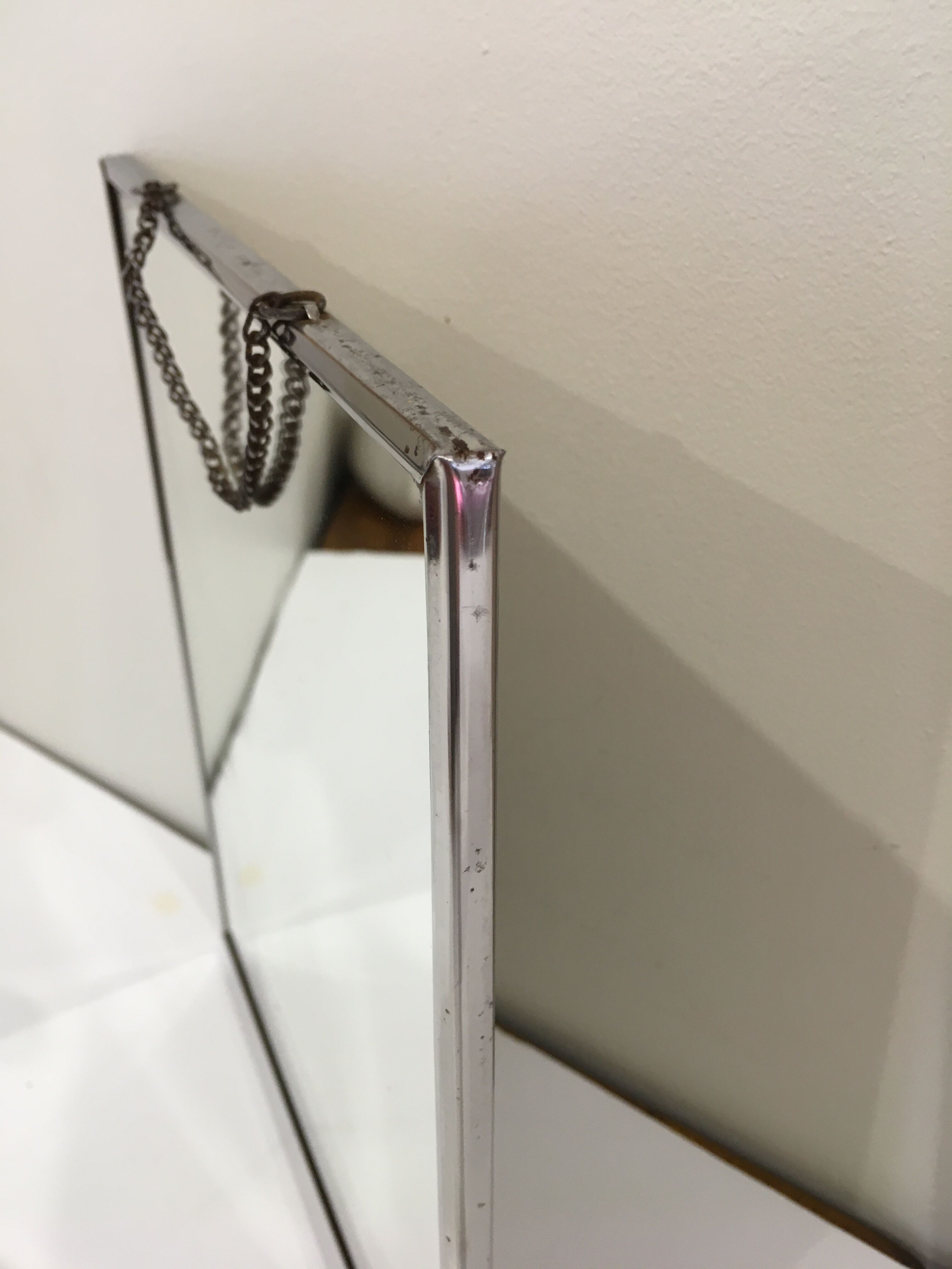 Barber mirror chain 21.50 x 27.50