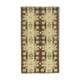 1950s hand-knotted turkish beige rug 135 cm x 236 cm
