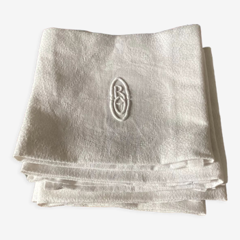 Cotton napkins with monogram