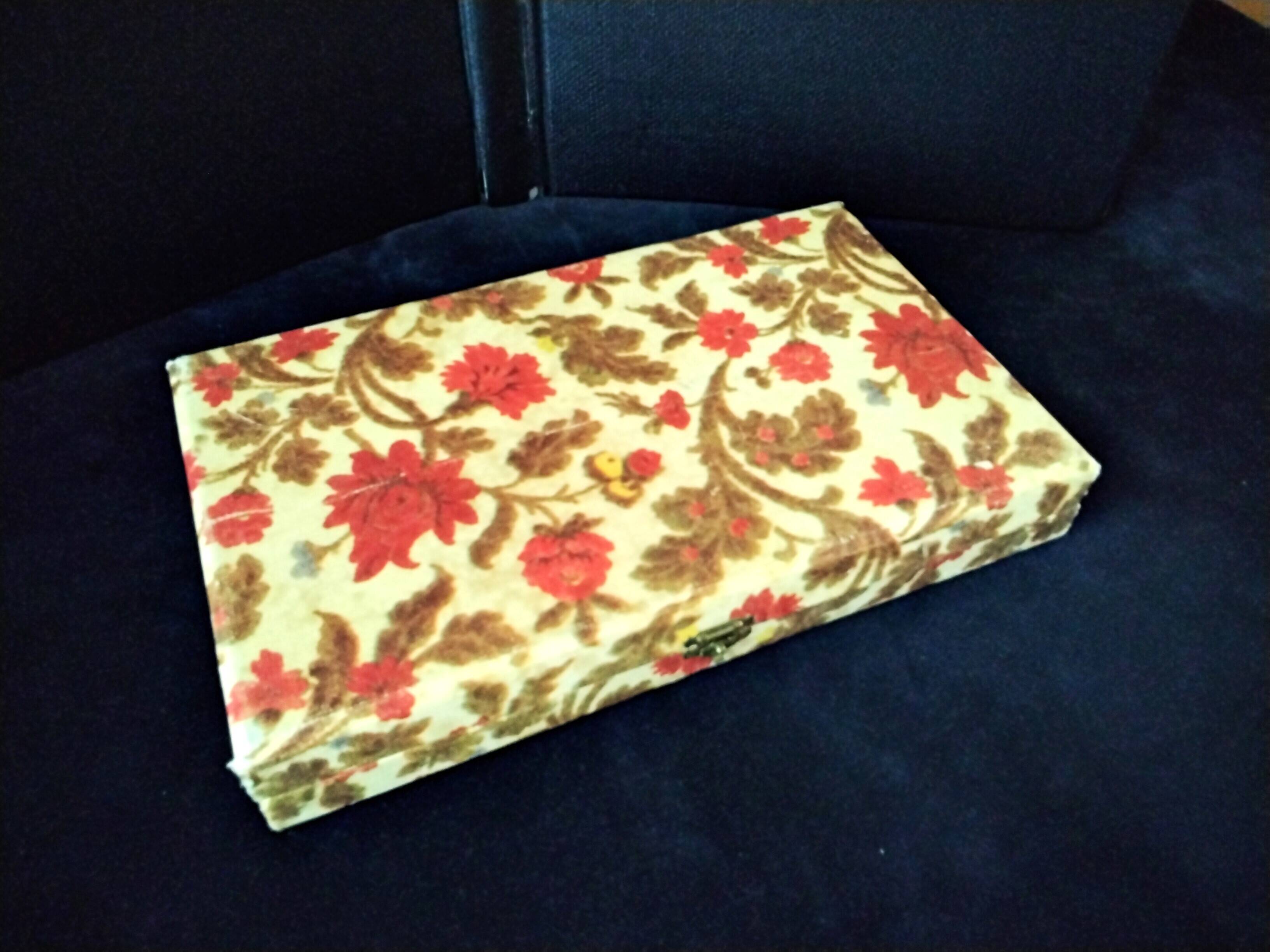 Box of 12 single-piece Comargent steel table knives