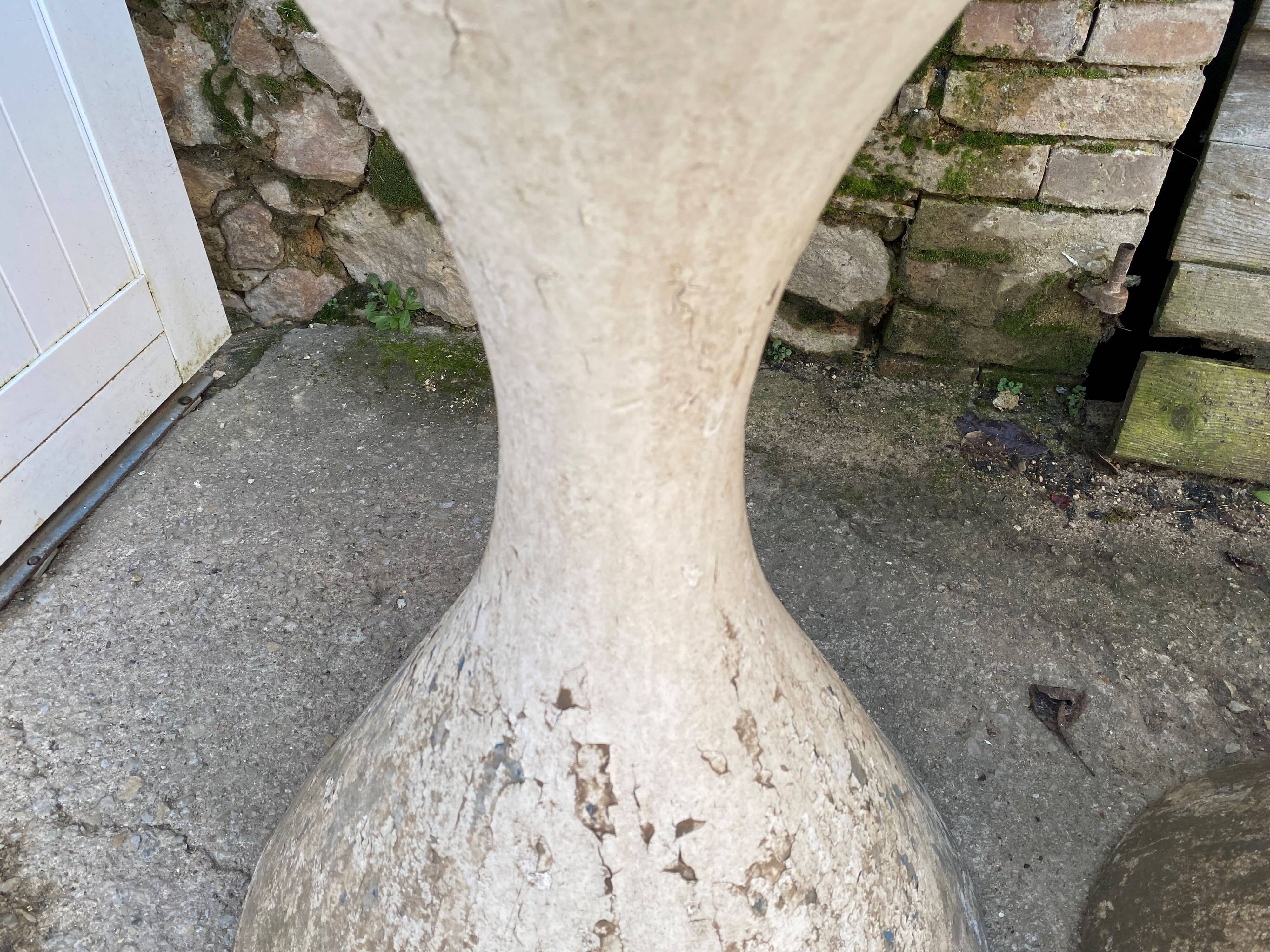 XXL diabolo planters fibreglass Willy Ghul & Anton Bee Eternit