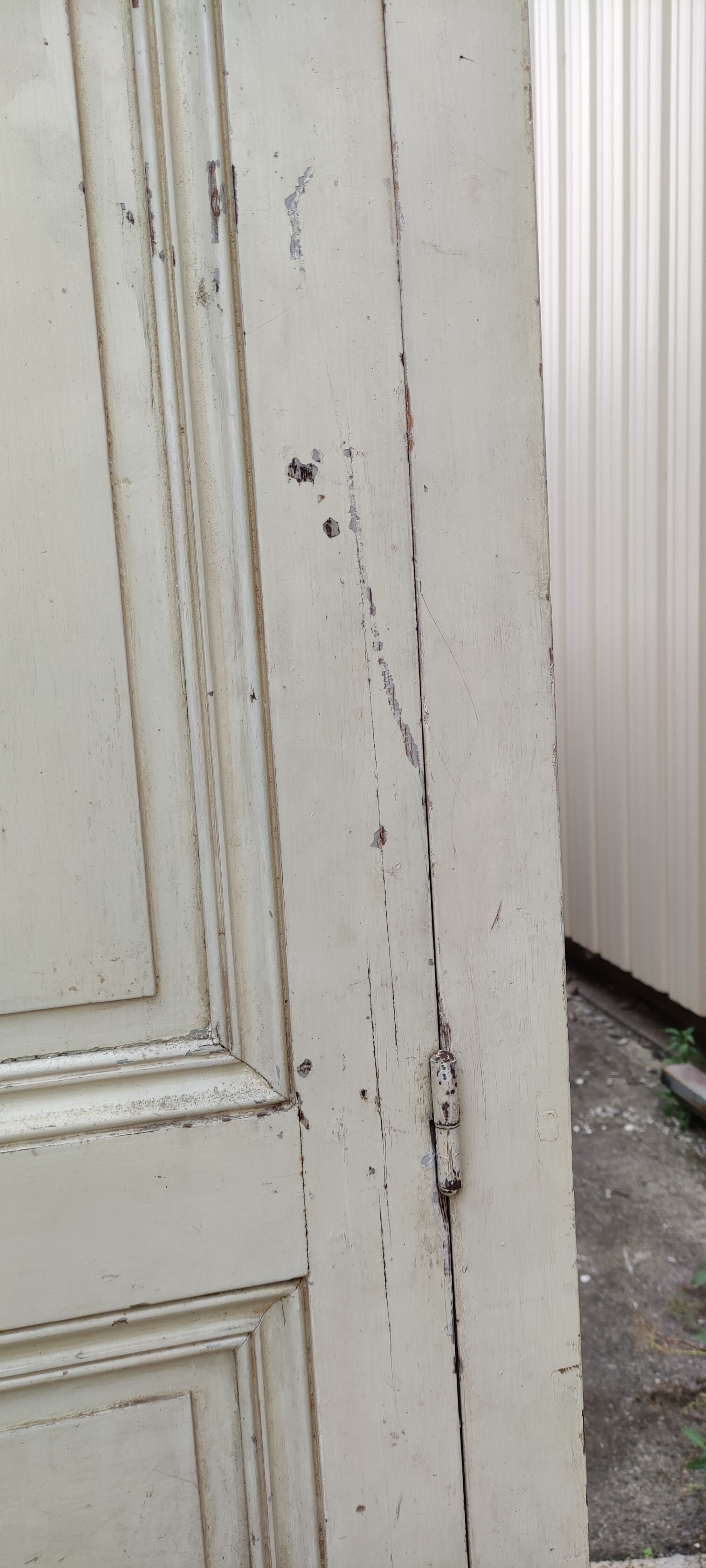 Patinated Parisian wardrobe, 2 doors, 2 shelves