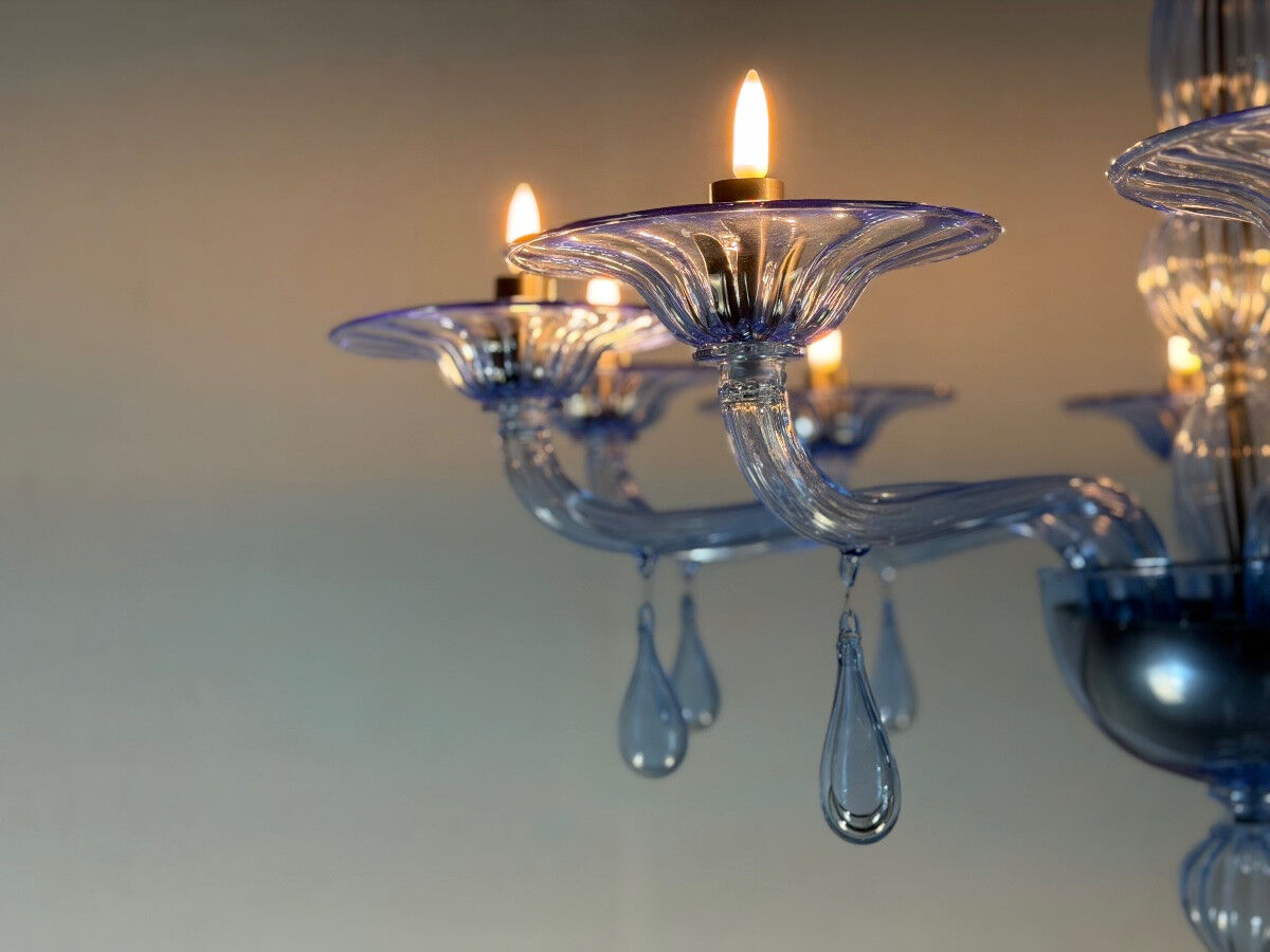 Venetian glass chandelier in blue Murano, circa 1980.