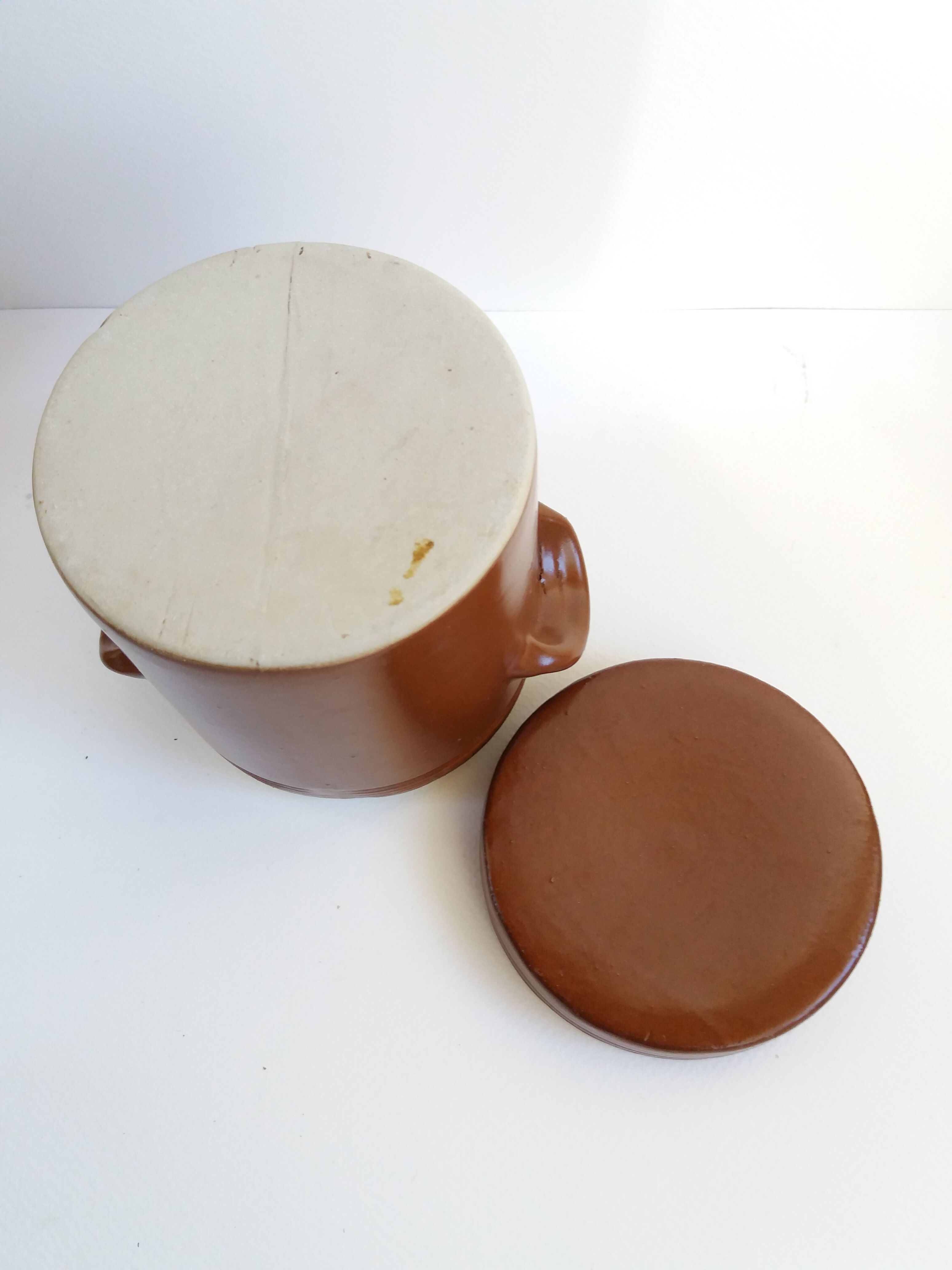 Salt pot in sandstone