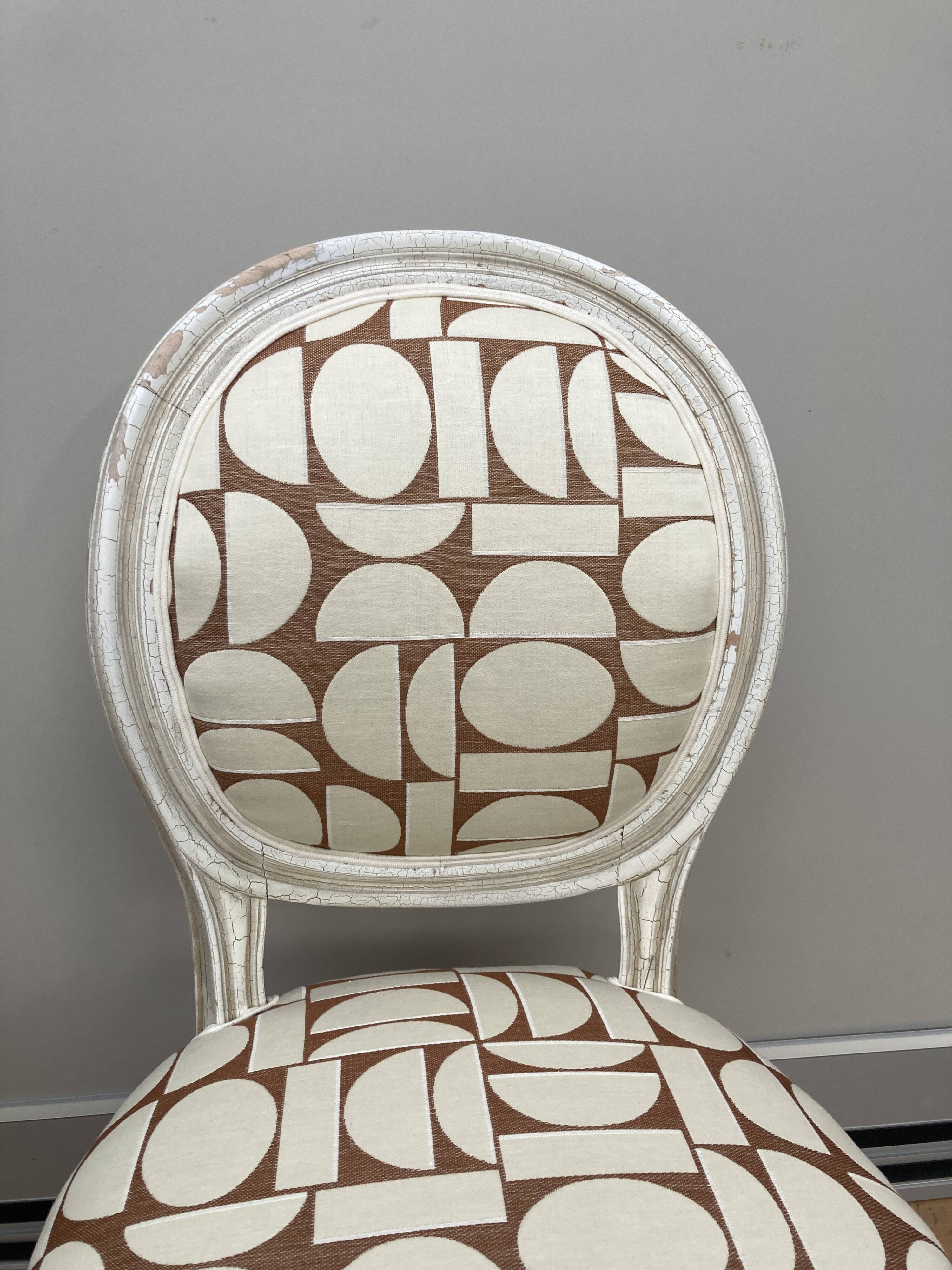 Medallion chair