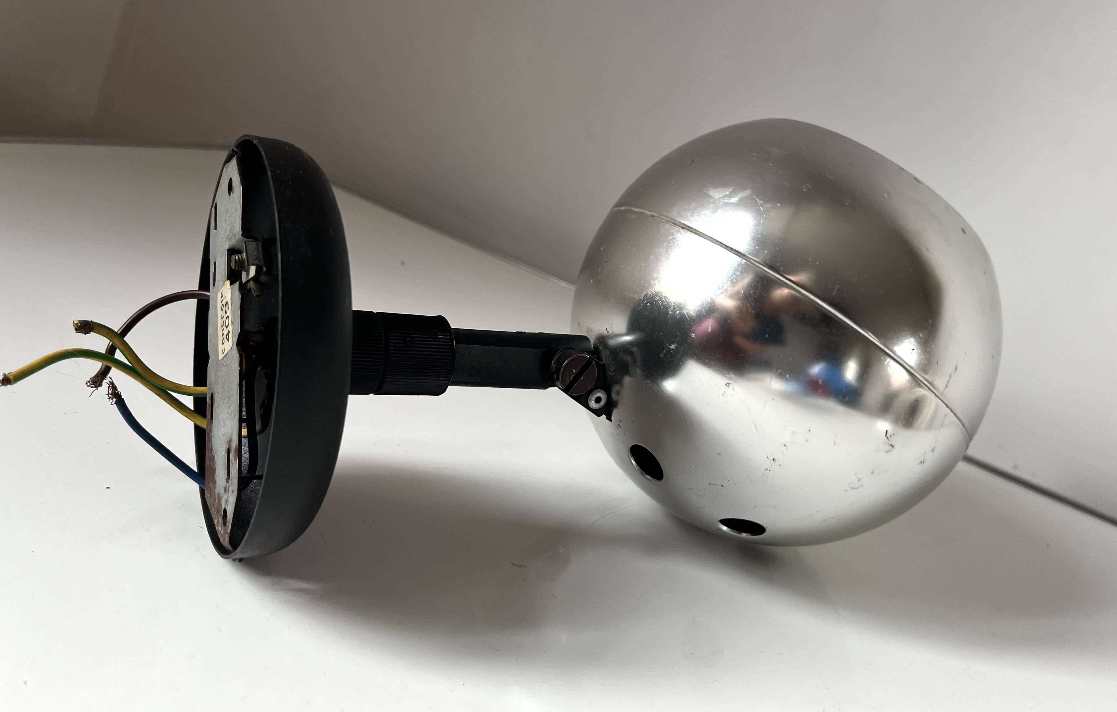 Eyeball Lita chrome metal wall light