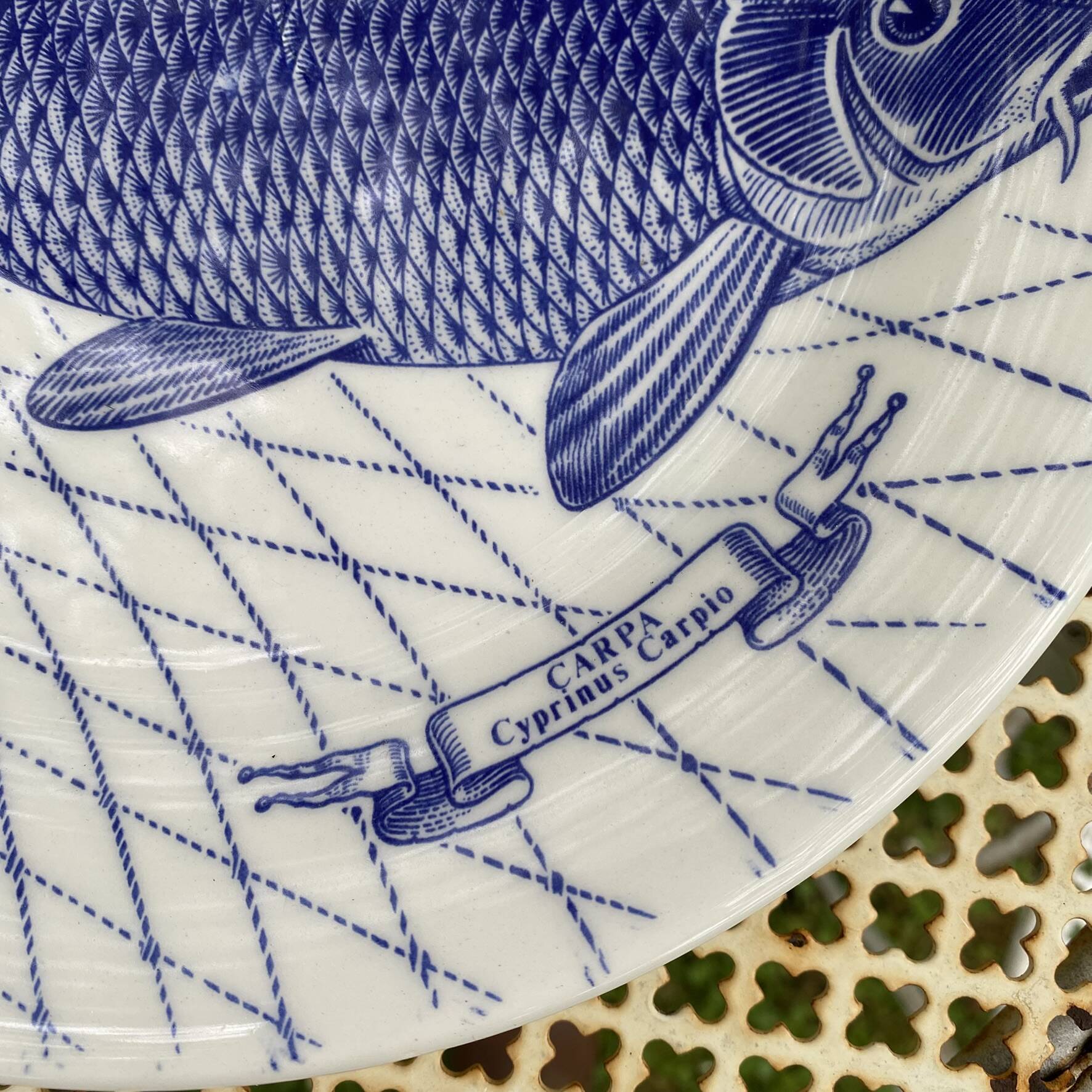 Plates and dish, fish service with cobalt blue decoration.