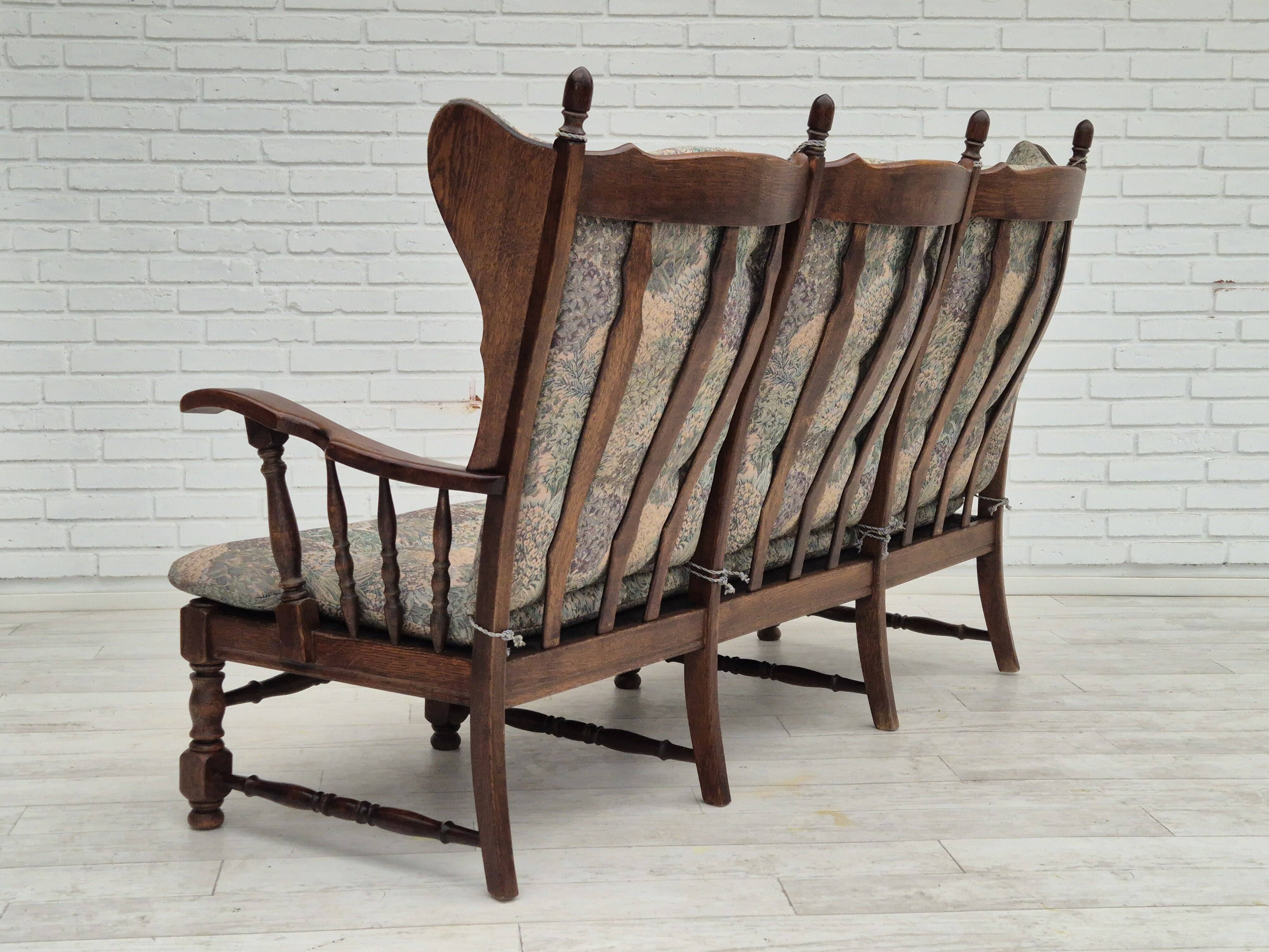 Années 1960, design danois, canapé 3 places par Regan Møbelfabrik, Aarhus, état d'origine.